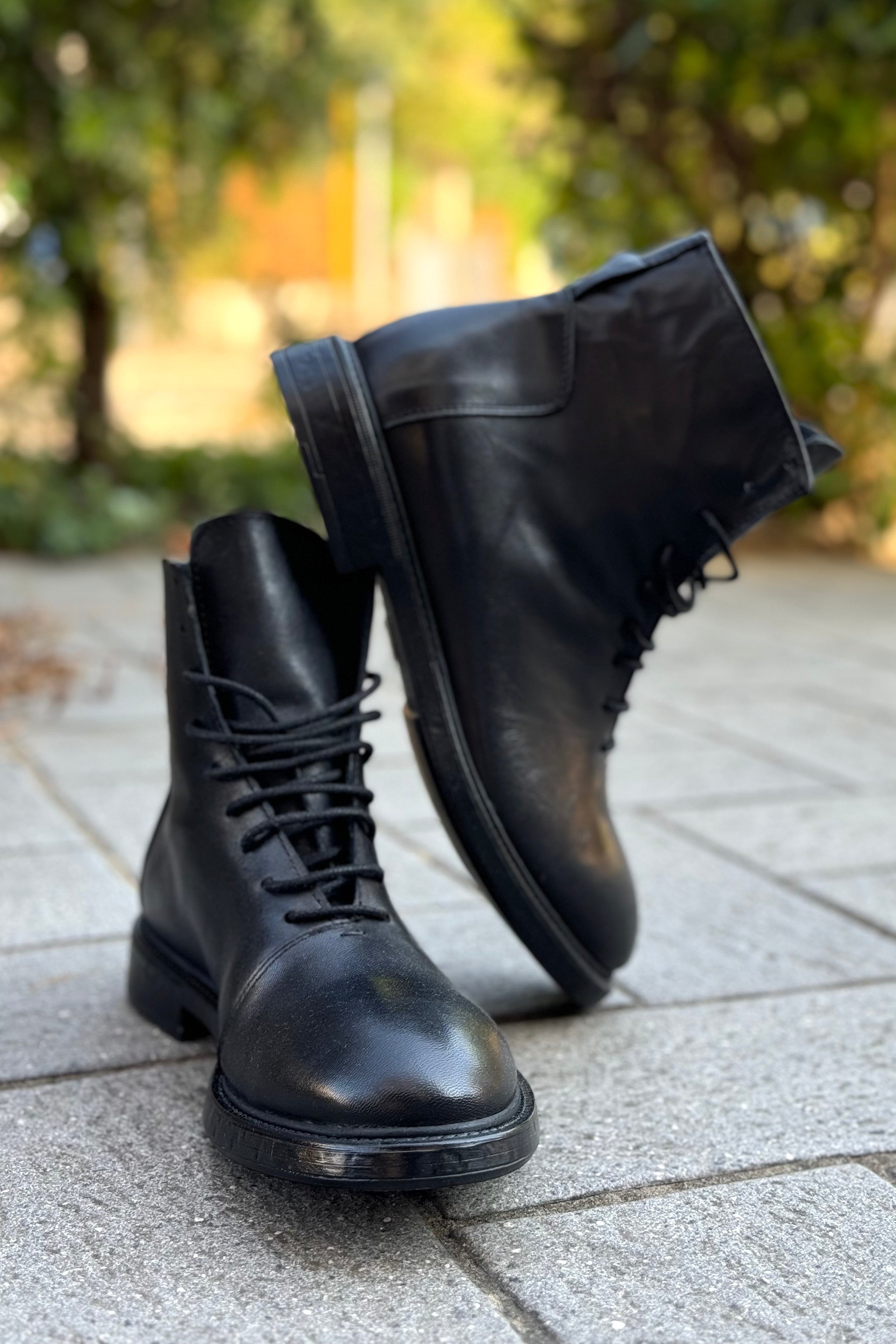 ARNOLD LAYNE STIVALETTO IN PELLE ALLACCIATO