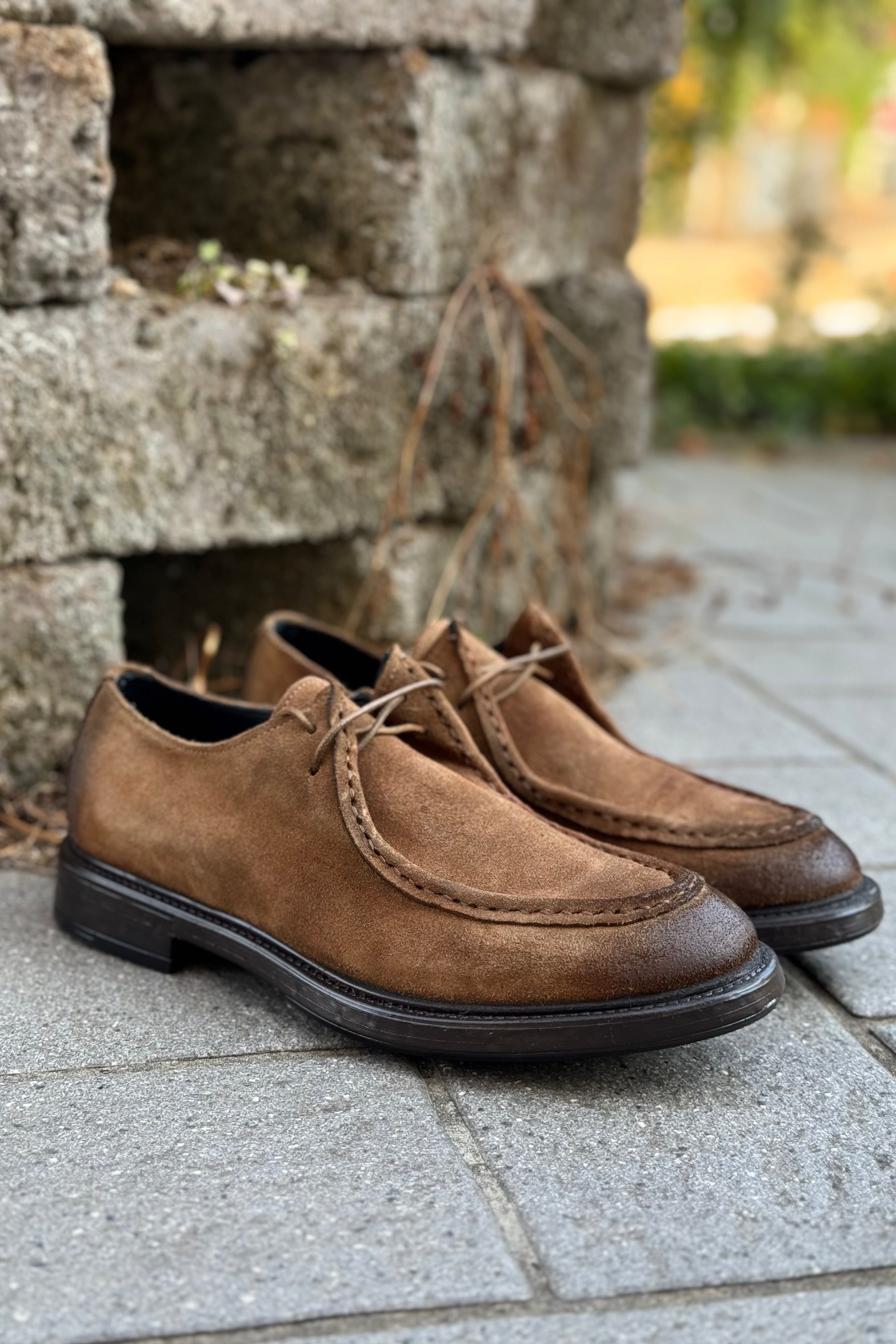 ARNOLD LAYNE SCARPA IN PELLE A VASCHETTA