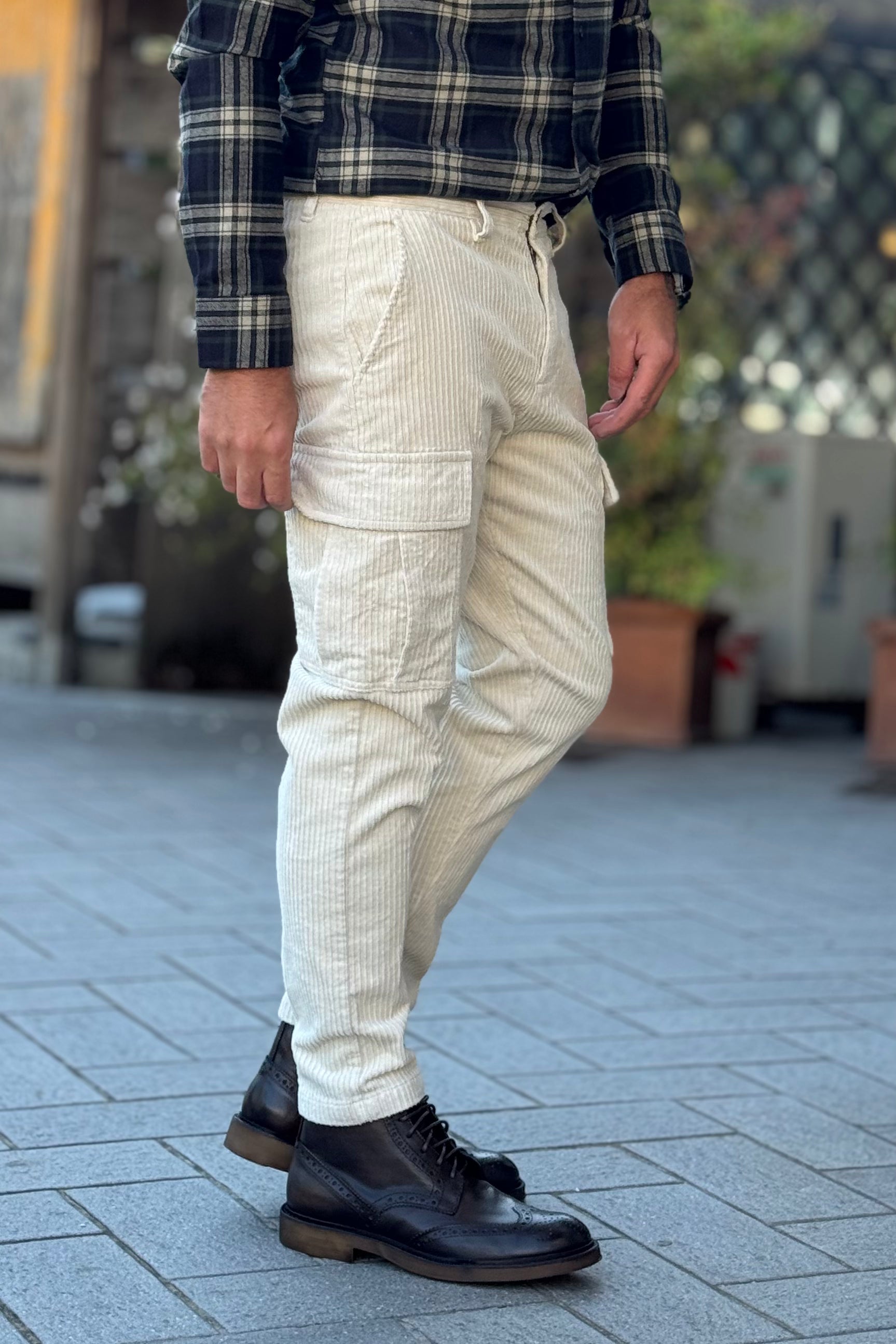 TELAMIRA PANTALONE IN VELLUTO TASCONATO DISPONIBILE IN 2 COLORI