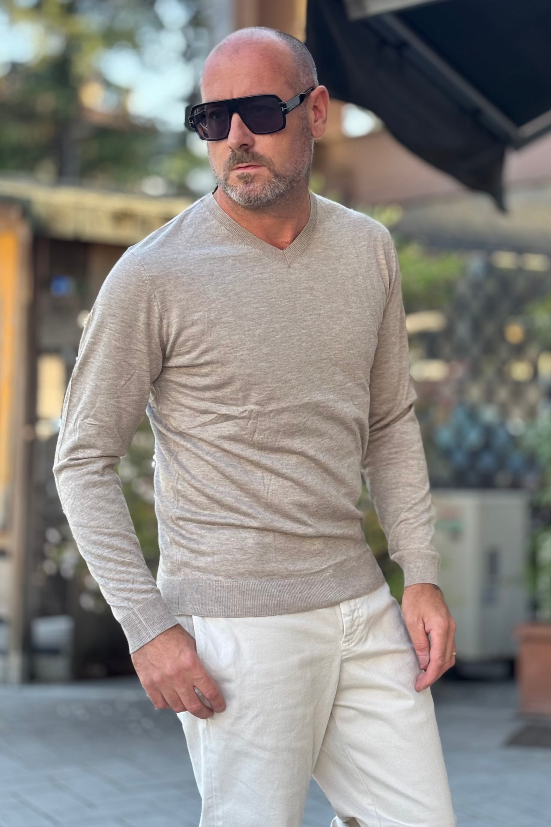 Telamira MV-041 V-neck sweater in extra fine wool available in 4 colors