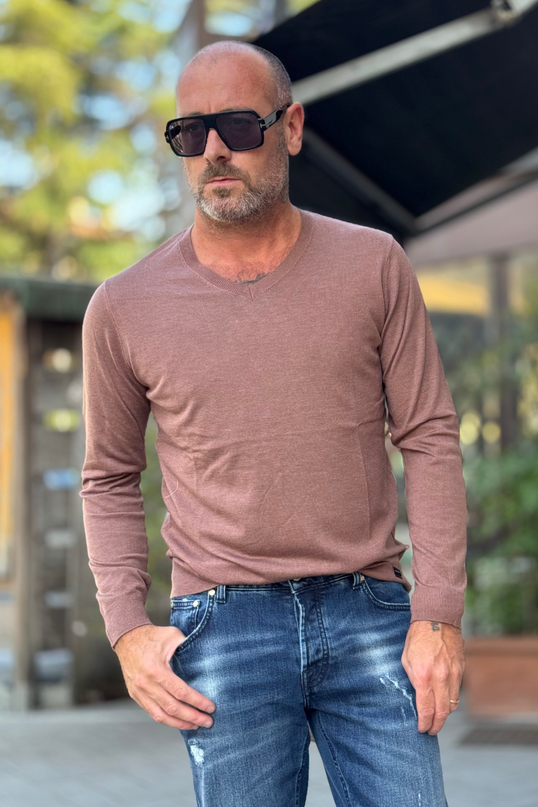 Telamira MV-041 V-neck sweater in extra fine wool available in 4 colors