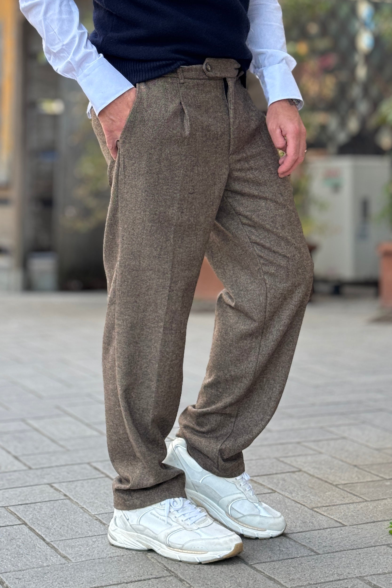 TELAMIRA PANTALONE CON PINCES SPIGATO DISPONIBILE IN 2 COLORI