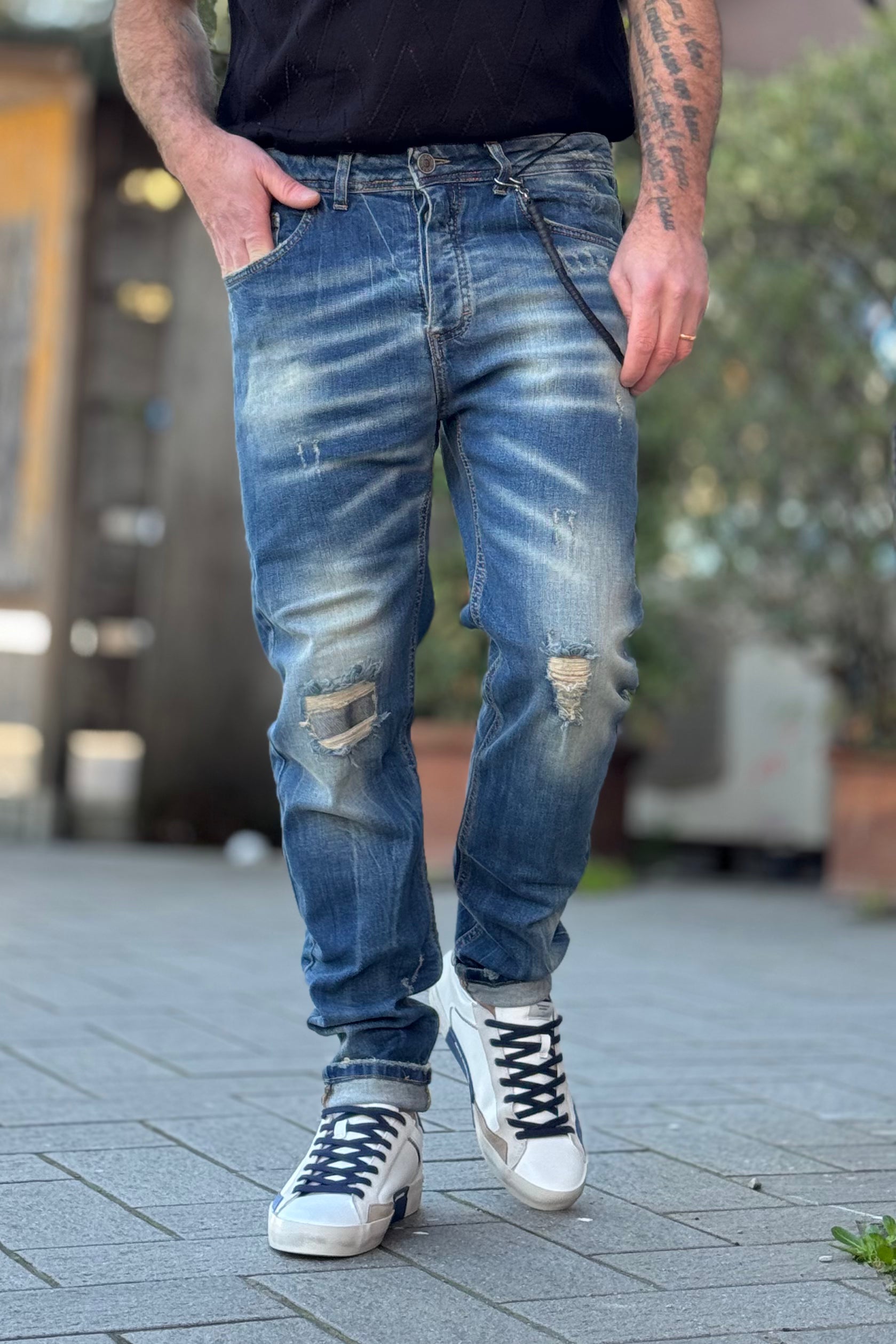 XAGON MAN JEANS SLIM CON ROTTURE E ABRASIONI