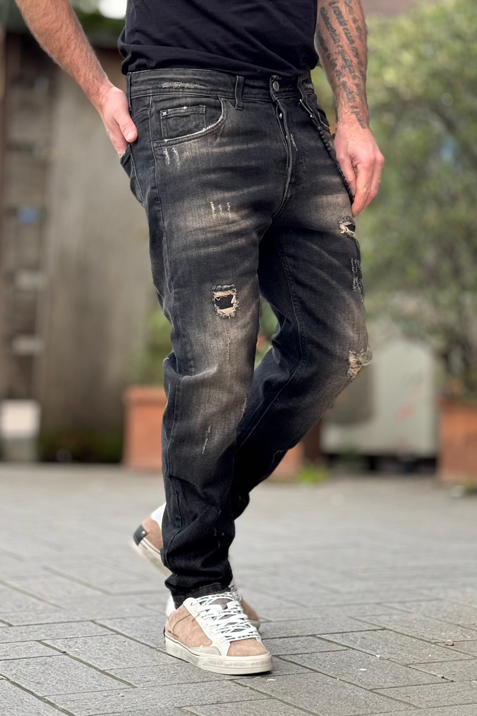XAGON MAN JEANS CON ROTTURE E ABRASIONI