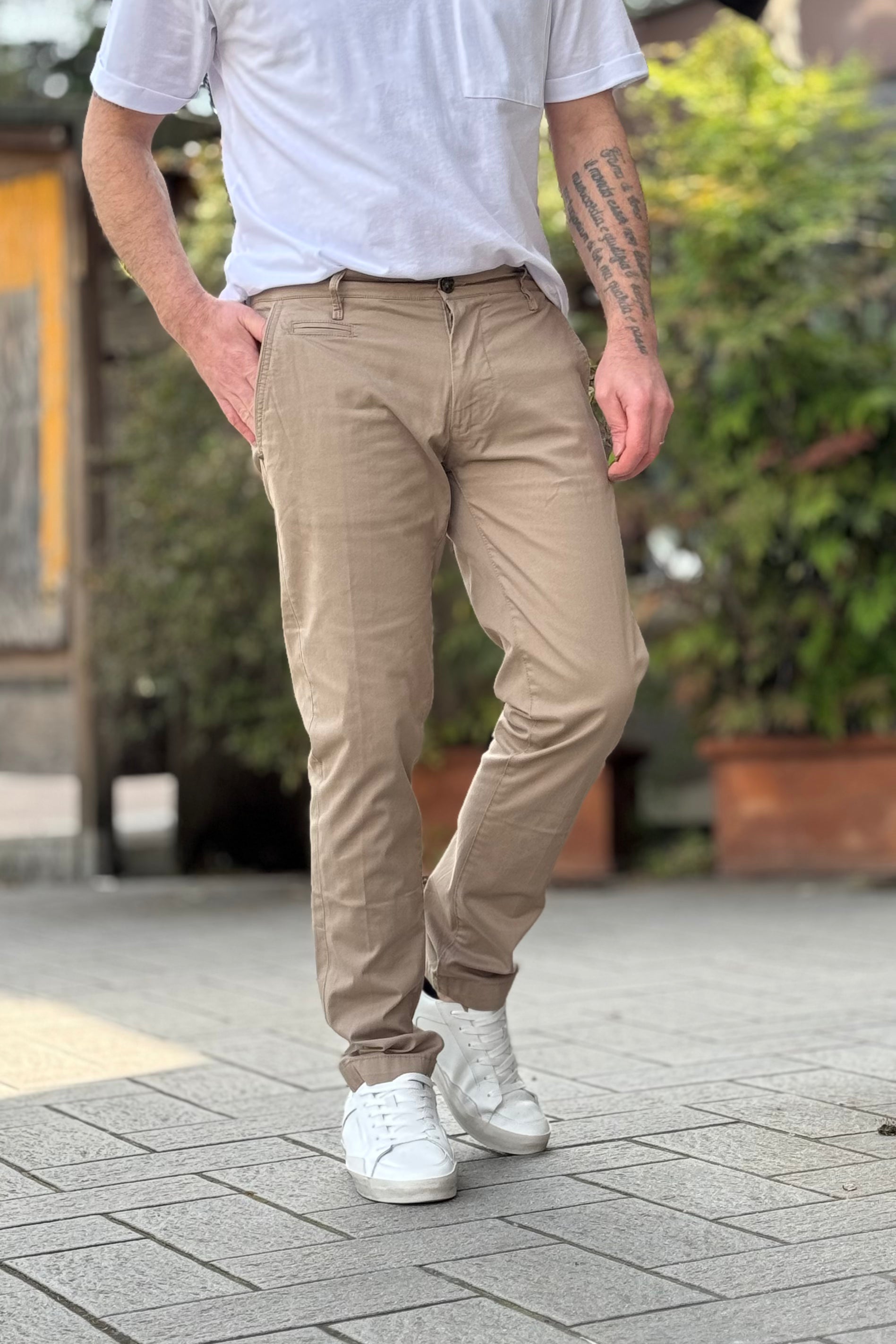 Officina 36 2580C Chino trousers available in 2 colours