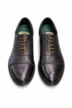 ARNOLD LAYNE DERBY ALLACCIATA IN PELLE