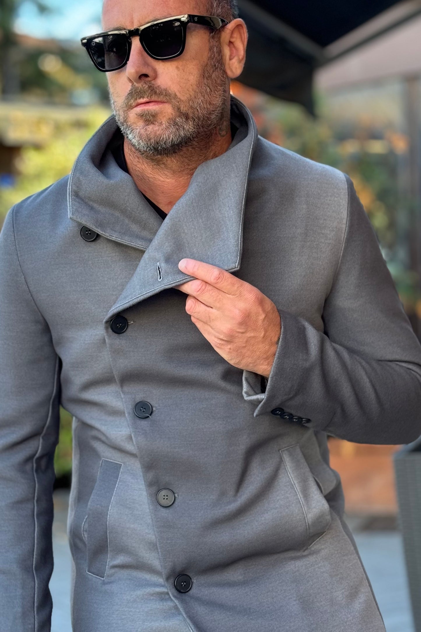 En Avance GT30 Coat with asymmetric closure in shaded fabric in grey