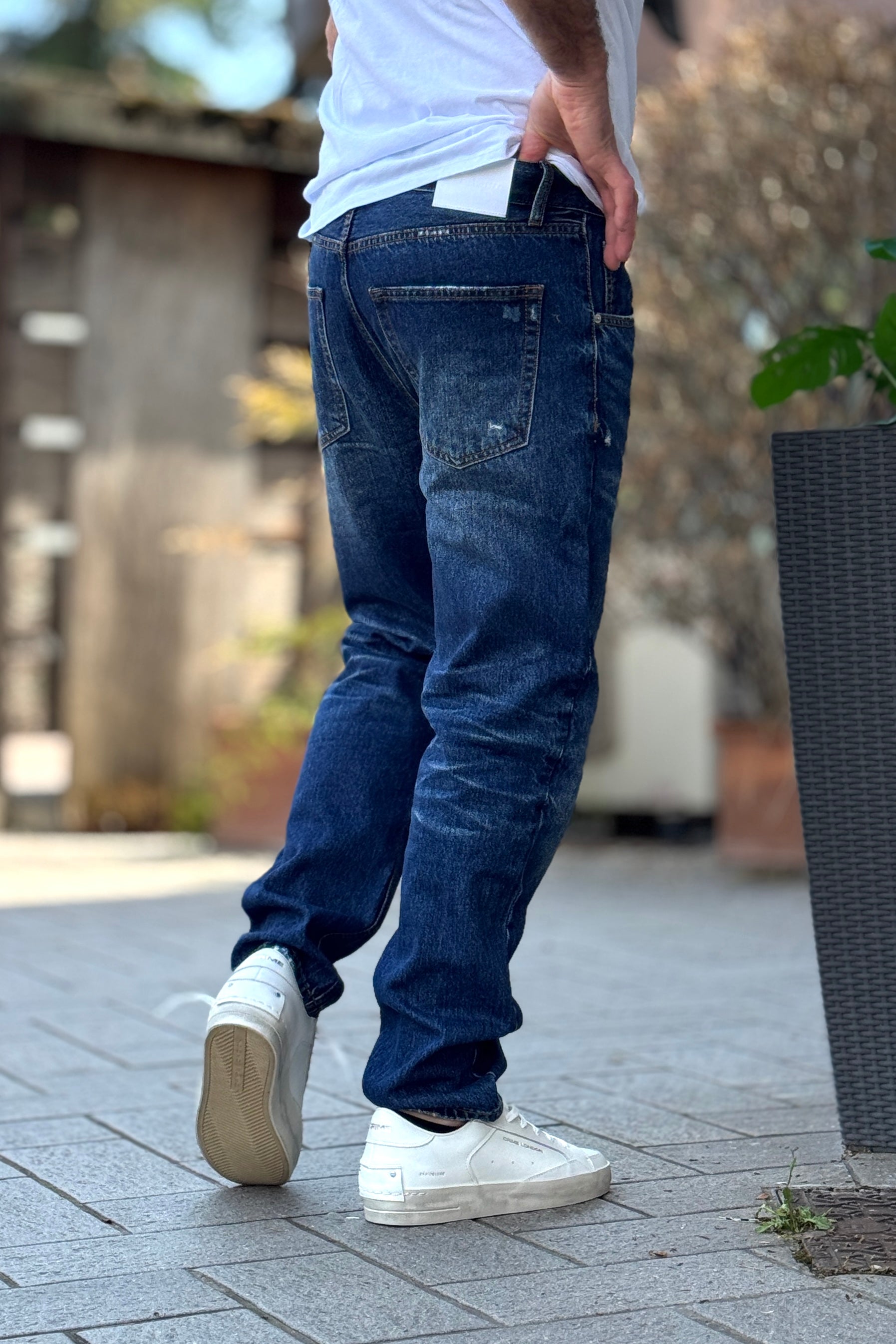 TELAMIRA JEANS REGULAR BLU SCURO CON ABRASIONI
