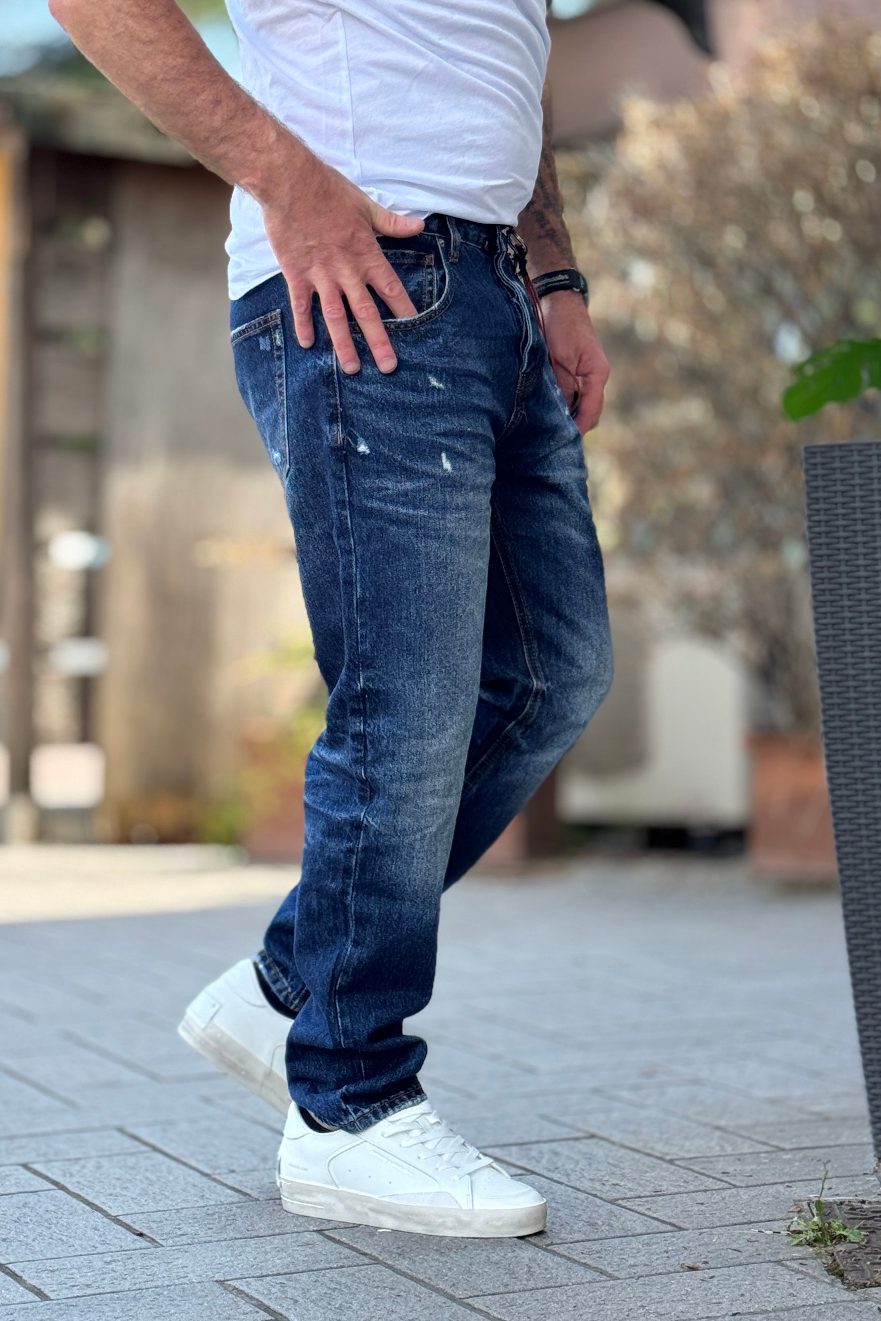 TELAMIRA JEANS REGULAR BLU SCURO CON ABRASIONI