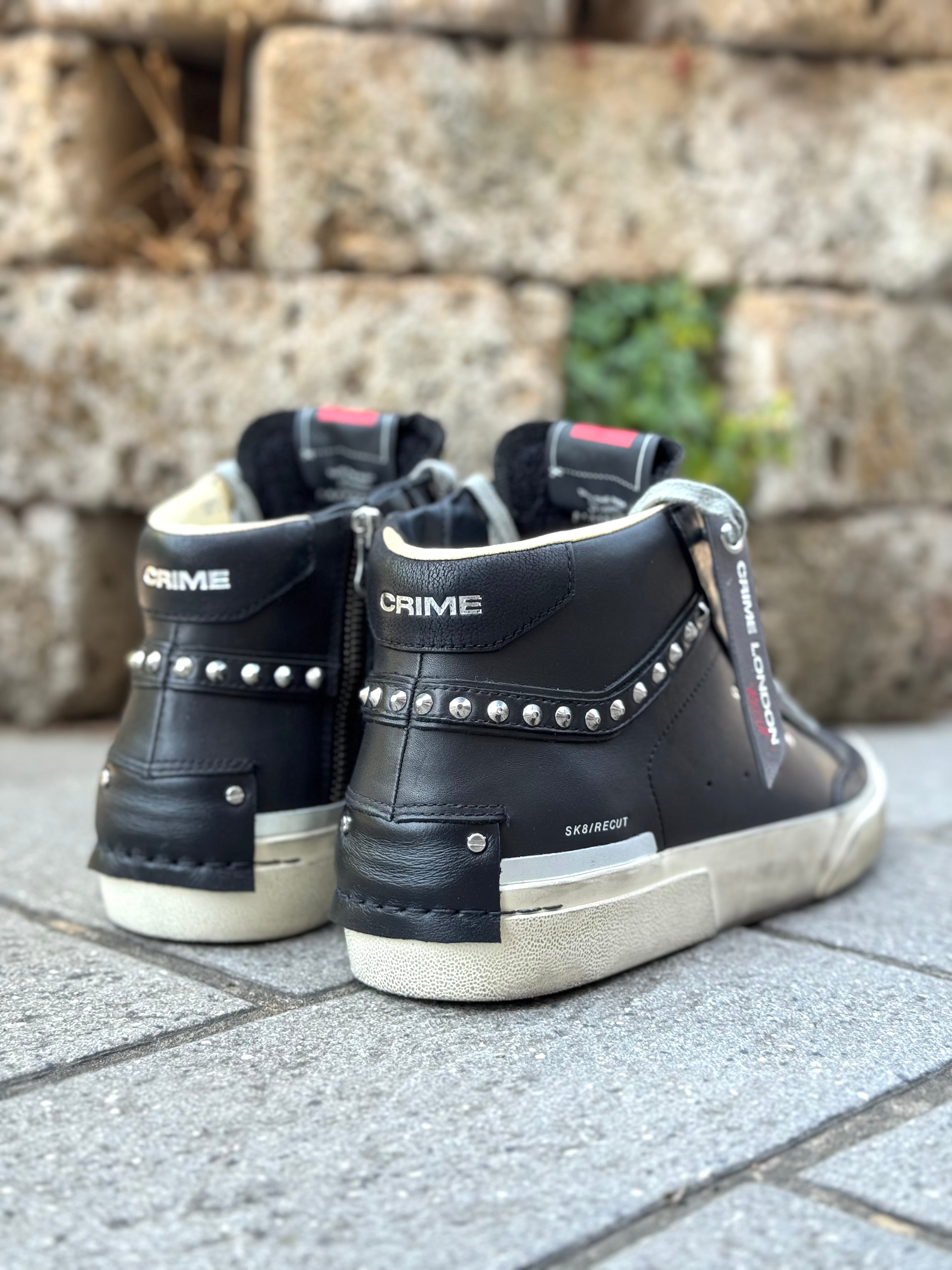 Crime London RECUT HIGH sneakers in pelle con borchie colore nero