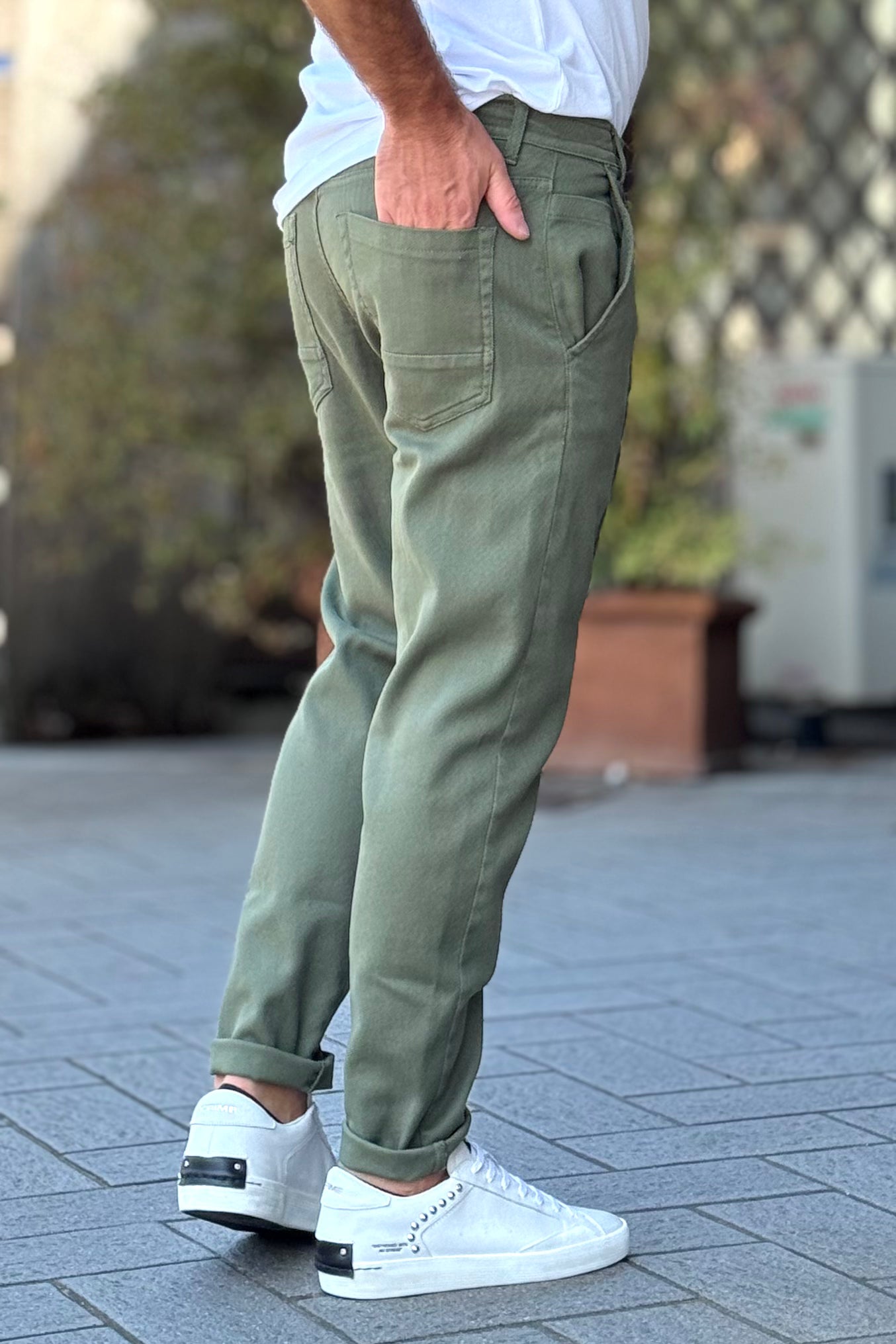 XAGON MAN A25032CR4072 PANTALONE ABBOTTONATO SULLA GAMBA DISPONIBILE IN 2 COLORI