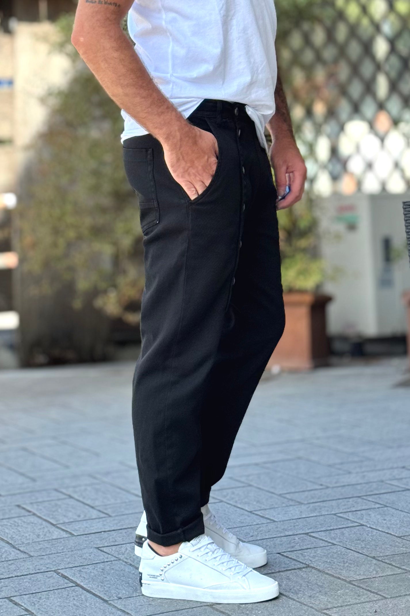 XAGON MAN A25032CR4072 PANTALONE ABBOTTONATO SULLA GAMBA DISPONIBILE IN 2 COLORI