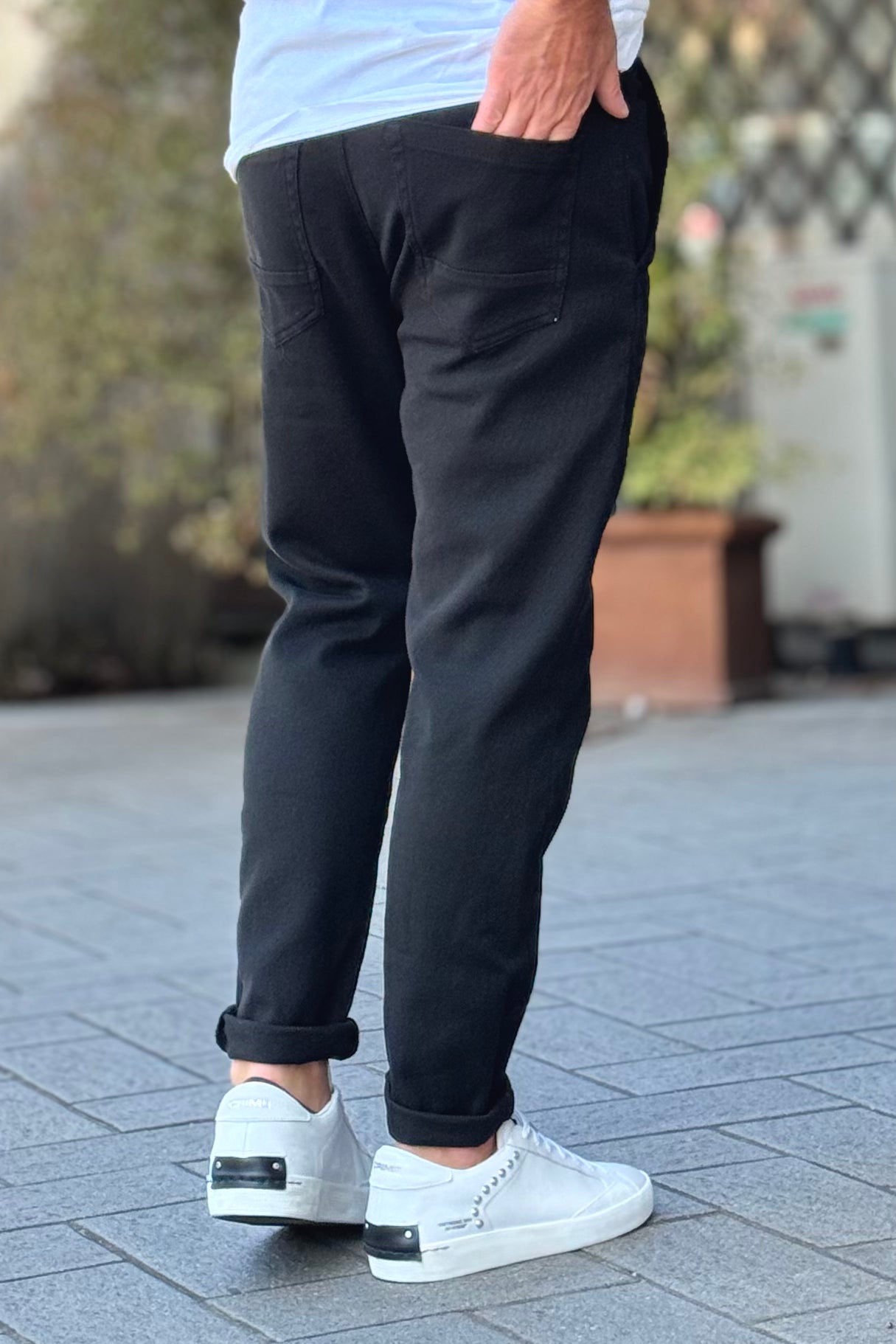 XAGON MAN A25032CR4072 PANTALONE ABBOTTONATO SULLA GAMBA DISPONIBILE IN 2 COLORI