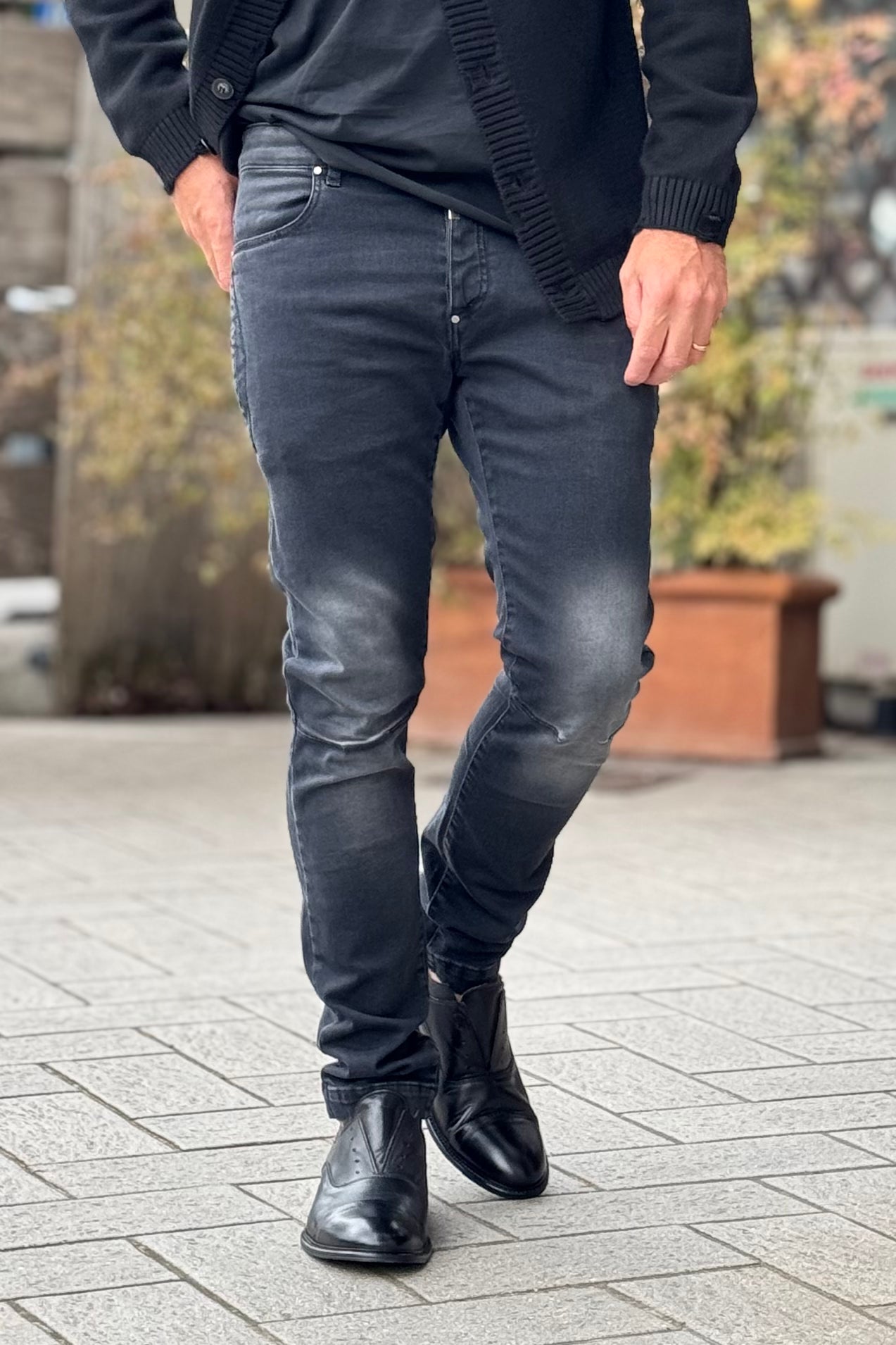 EN AVANCE STAR JEANS SLIM CON ROTTURE COLORE NERO