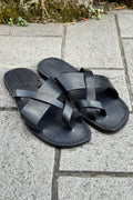 L'ARTIGIANO DEL CUOIO SANDALO FASCIA CON INCROCIO ALLUCE COLORE NERO