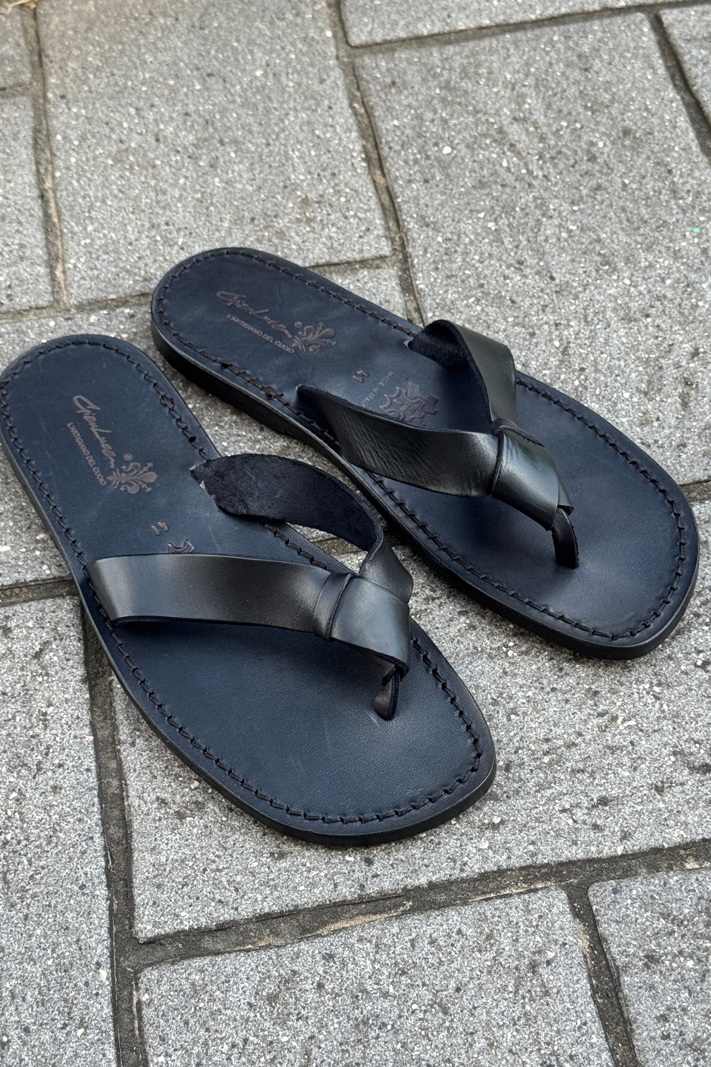 L'ARTIGIANO DEL CUOIO INFRADITO IN PELLE COLORE NERO
