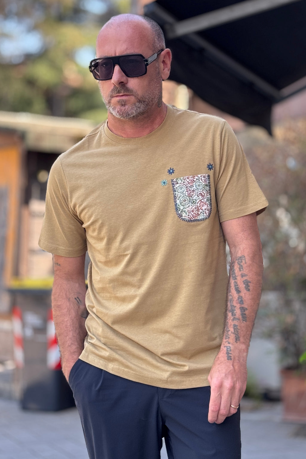 ANIMA TSHIRT CON TASCINO E RICAMI