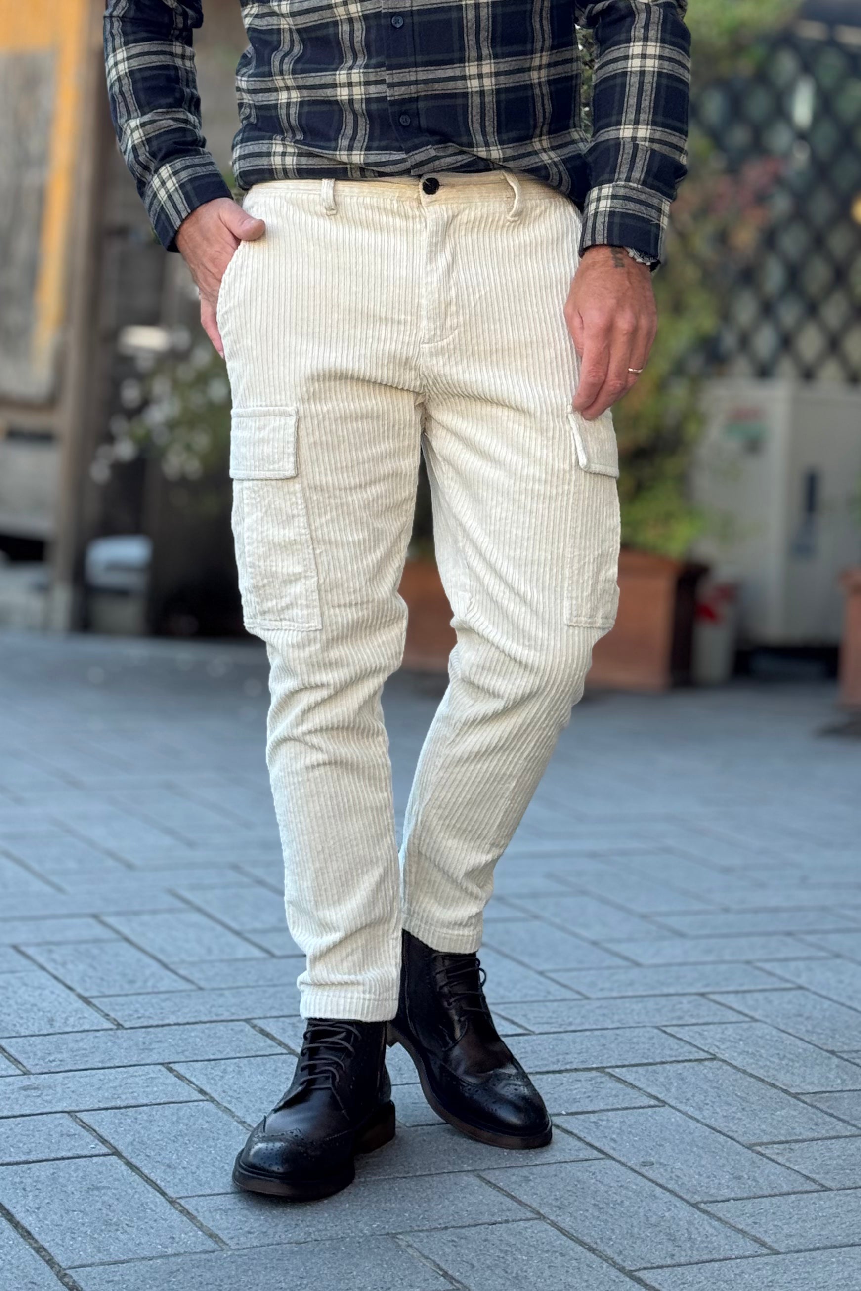 TELAMIRA PANTALONE IN VELLUTO TASCONATO DISPONIBILE IN 2 COLORI