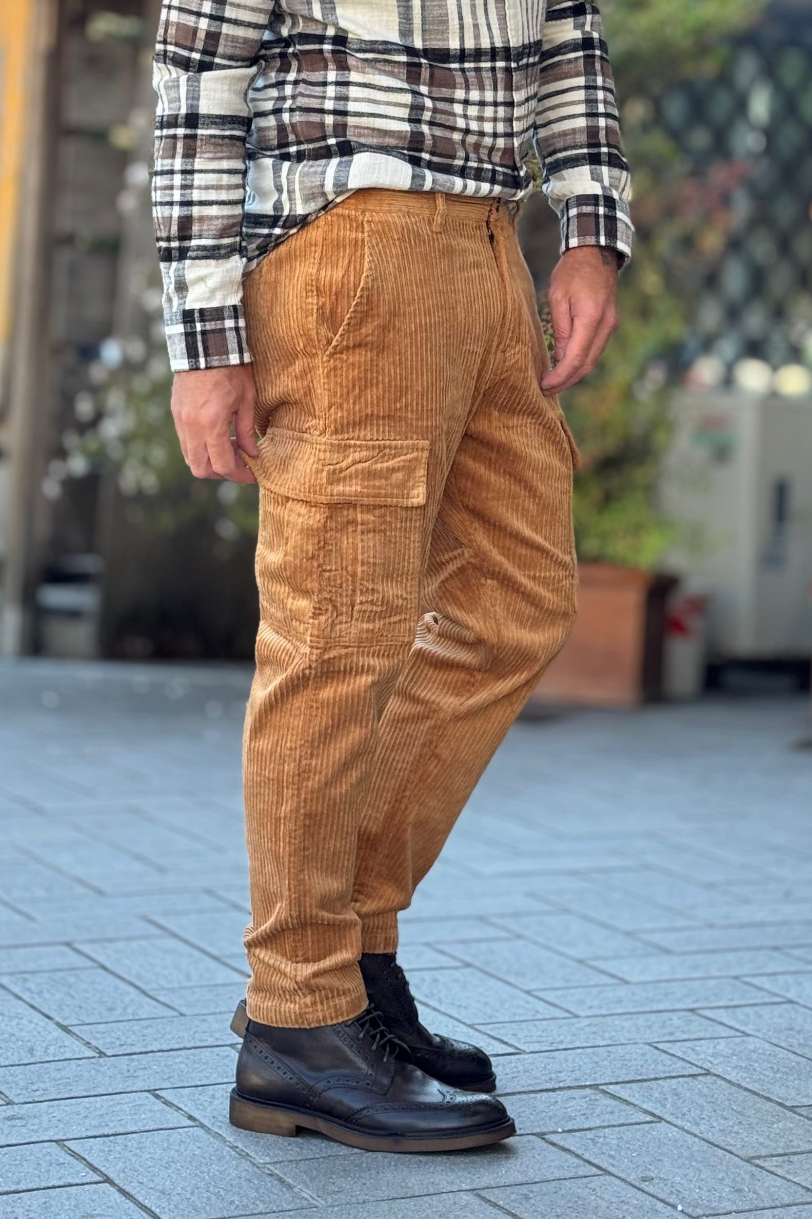 TELAMIRA PANTALONE IN VELLUTO TASCONATO DISPONIBILE IN 2 COLORI