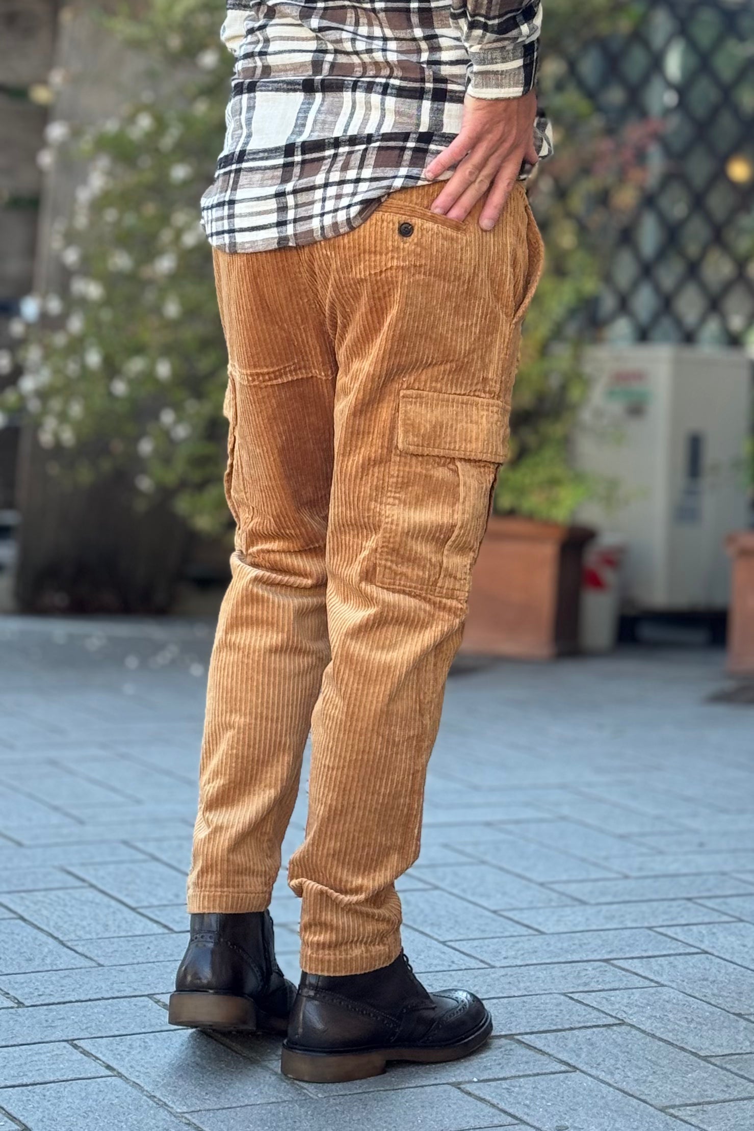 TELAMIRA PANTALONE IN VELLUTO TASCONATO DISPONIBILE IN 2 COLORI