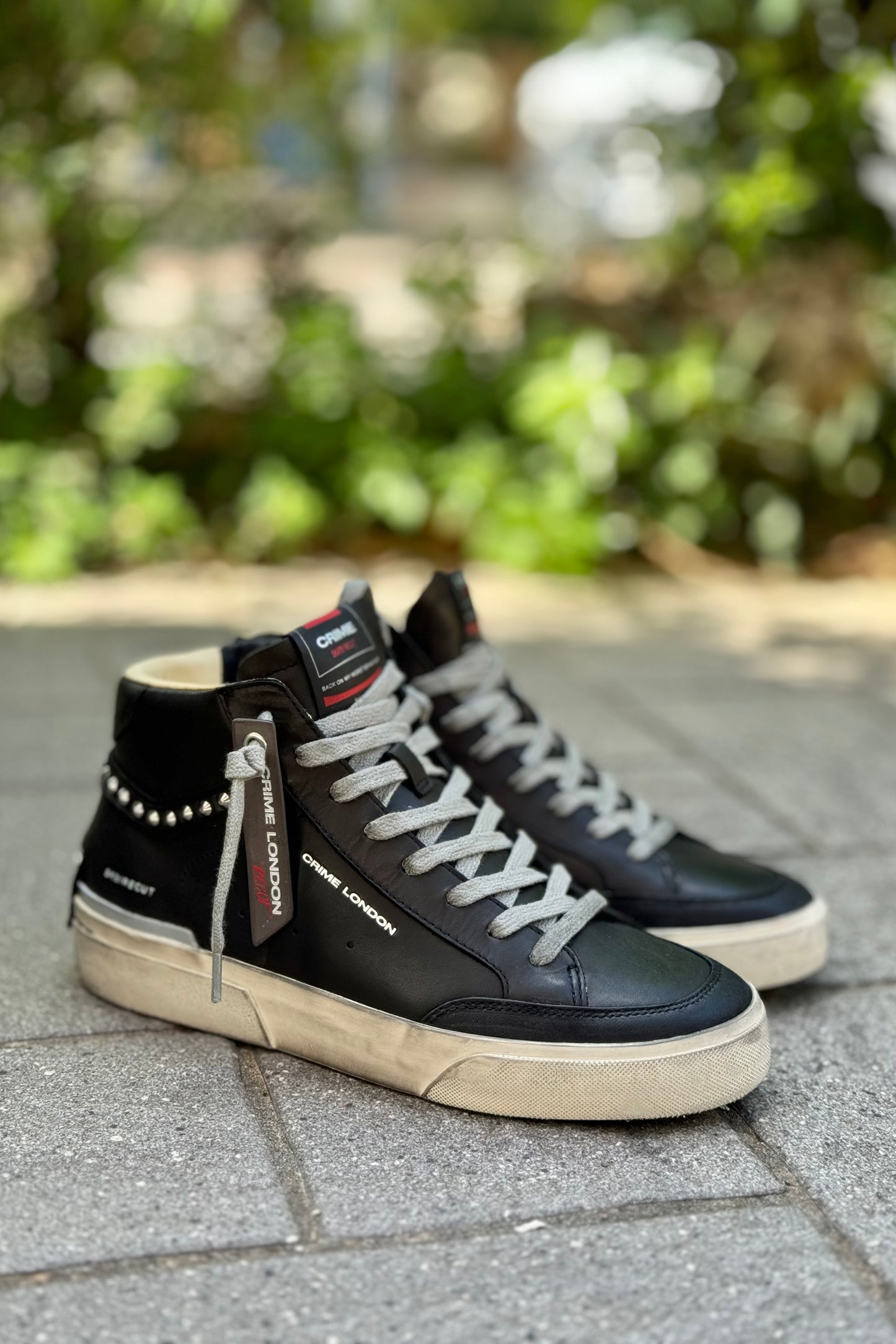 Crime London 15172AA7.20 high-top leather sneakers with studded design, black