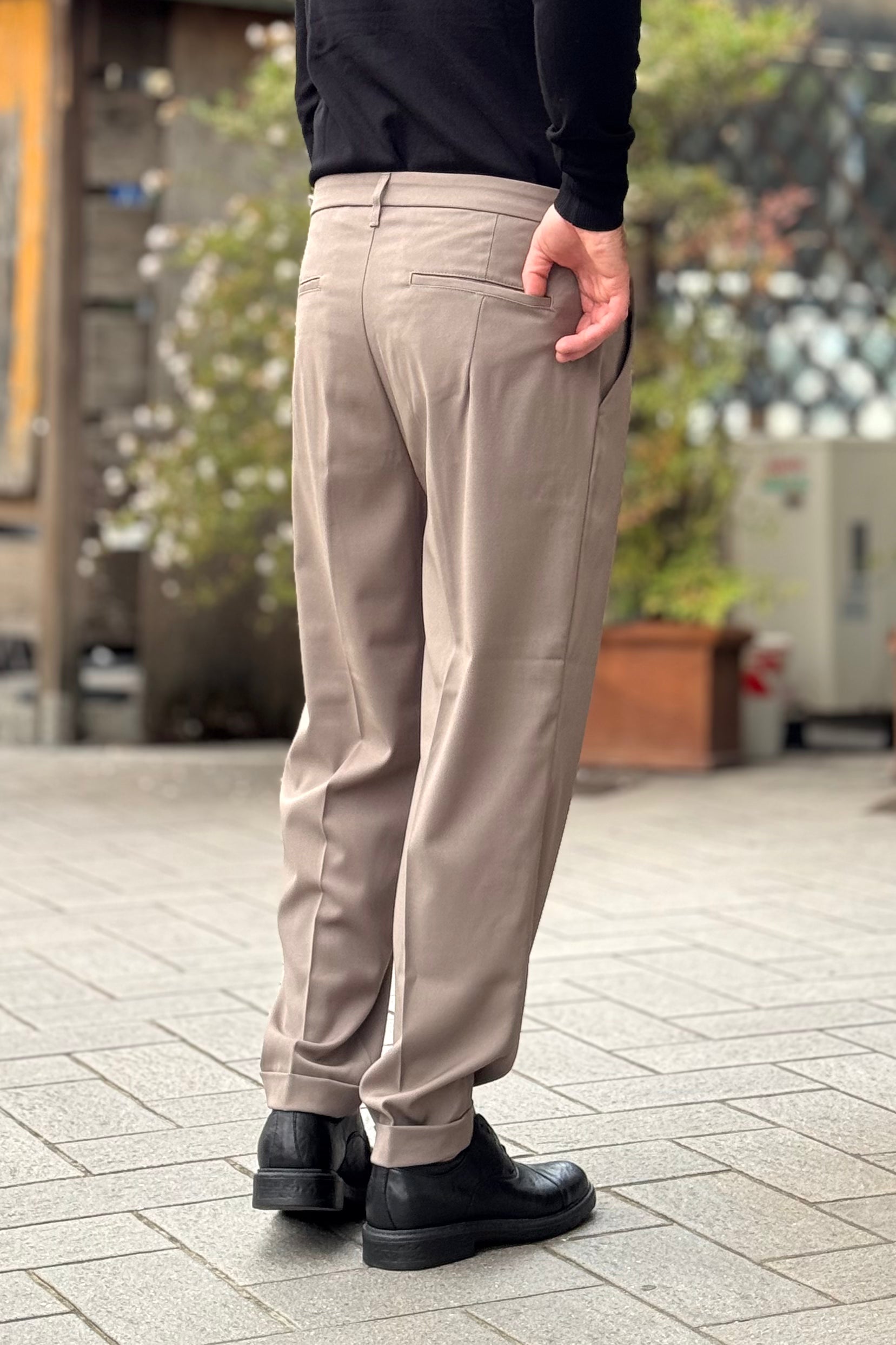 TELAMIRA PANTALONE LARGO CON PINCES DISPONIBILE IN 2 COLORI