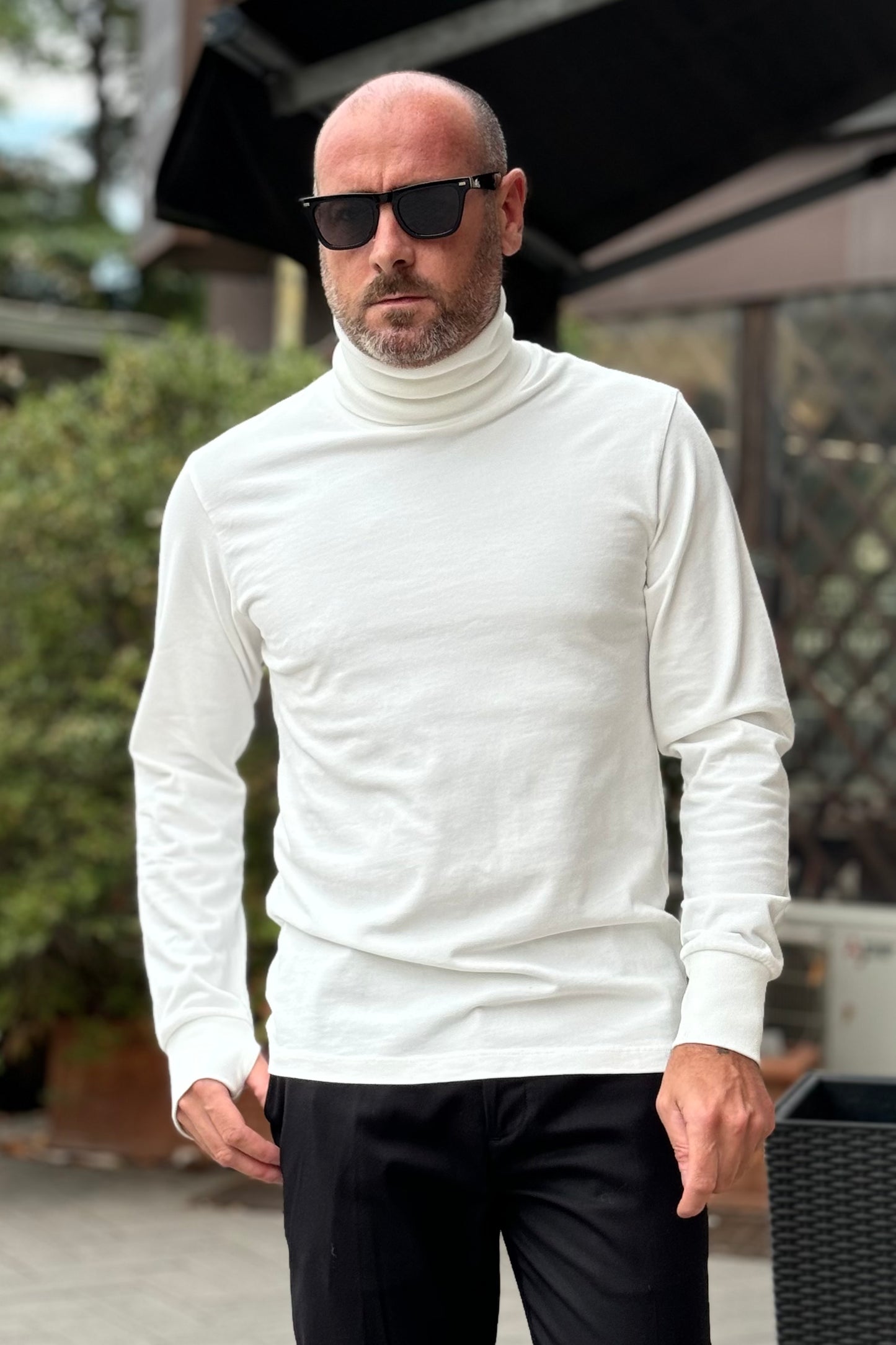 Anima JY01 turtleneck t-shirt available in 2 colors