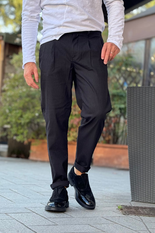 En Avance ET33P pantalone gessato con pinces in vita colore nero