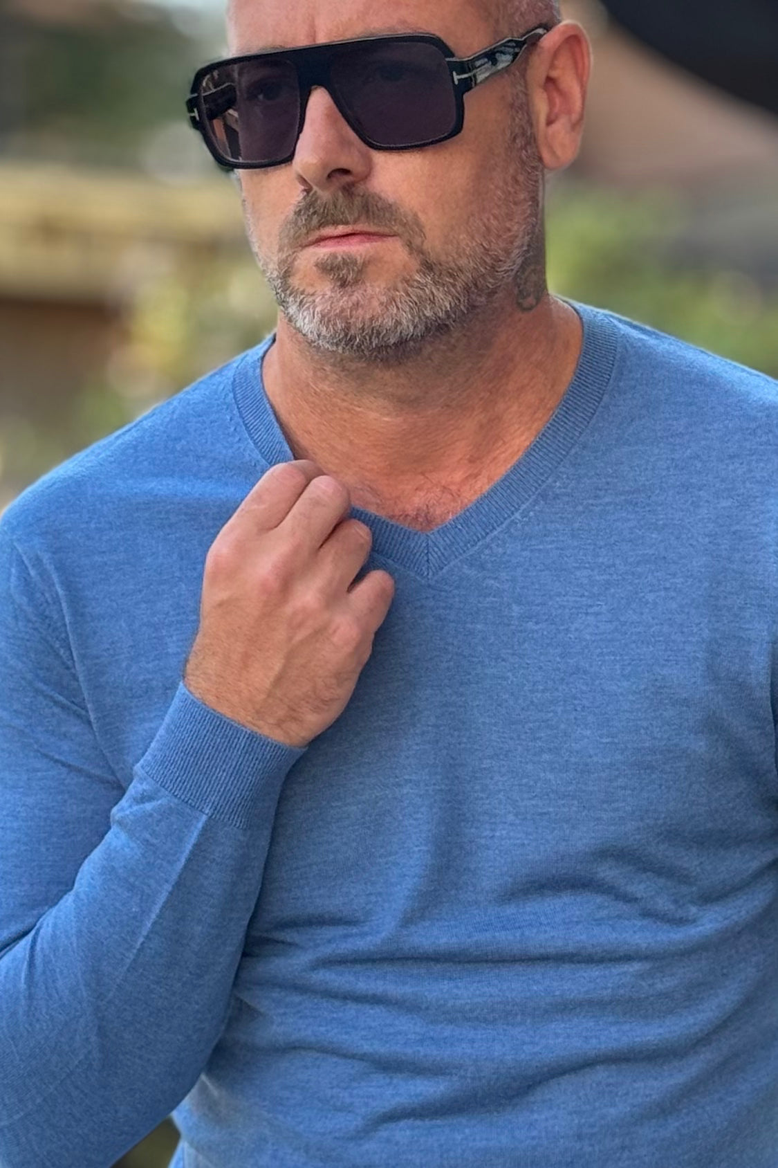 Telamira MV-041 V-neck sweater in extra fine wool available in 4 colors