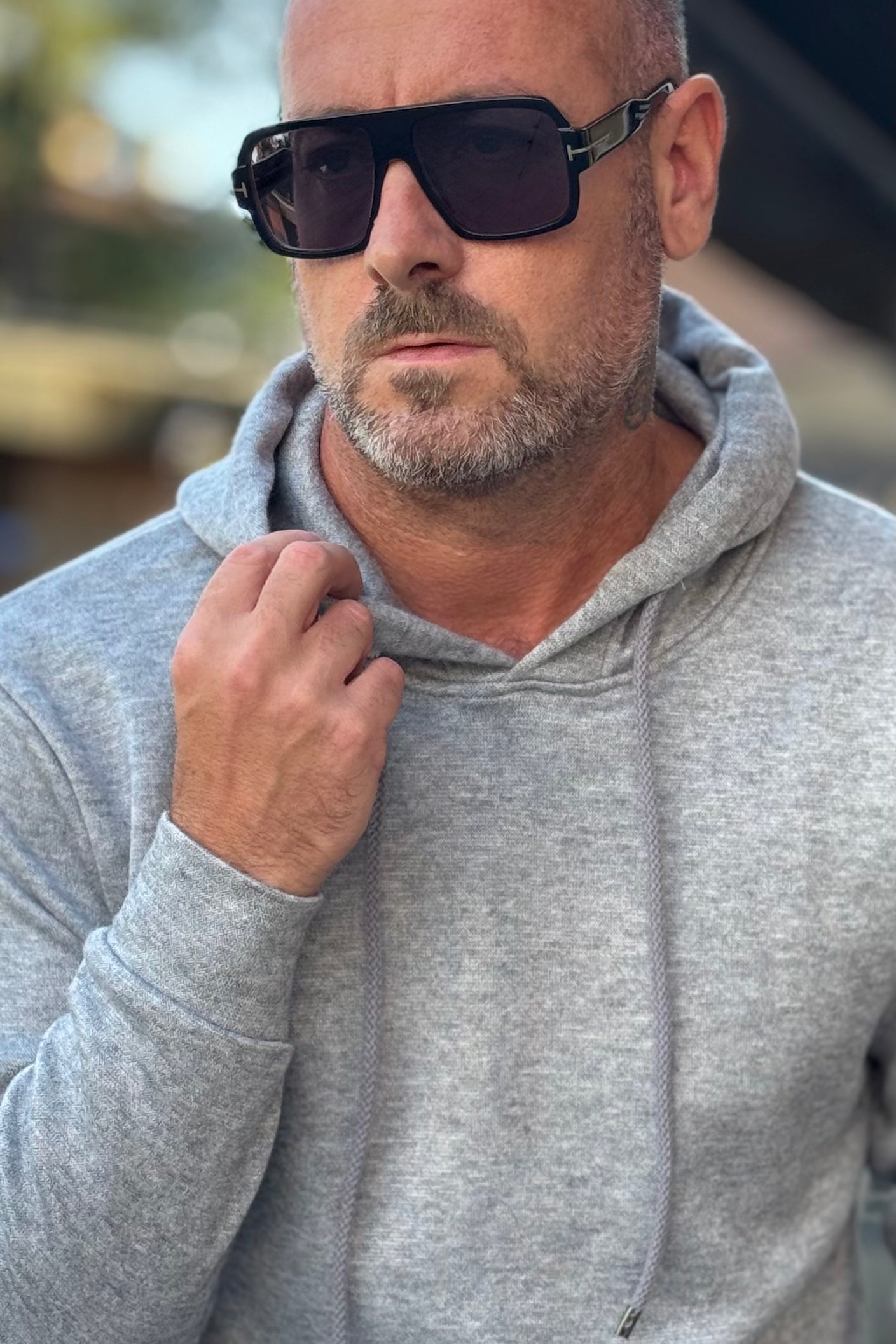 BICOLORE FELPA IN MAGLIA CON CAPPUCCIO DISPONIBILE IN 2 COLORI