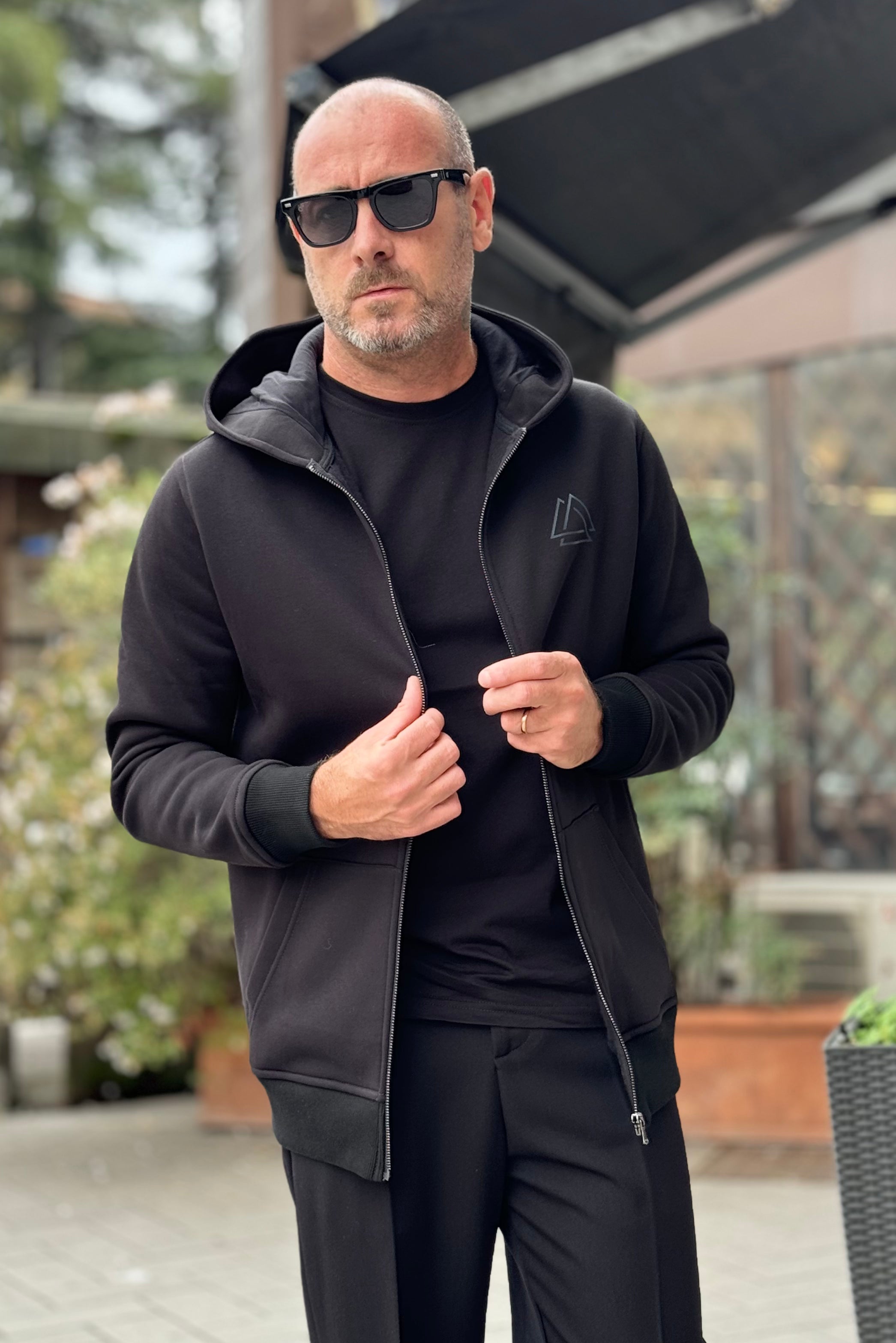 Anima FP02 Zip-up sweatshirt with zipped hood in black