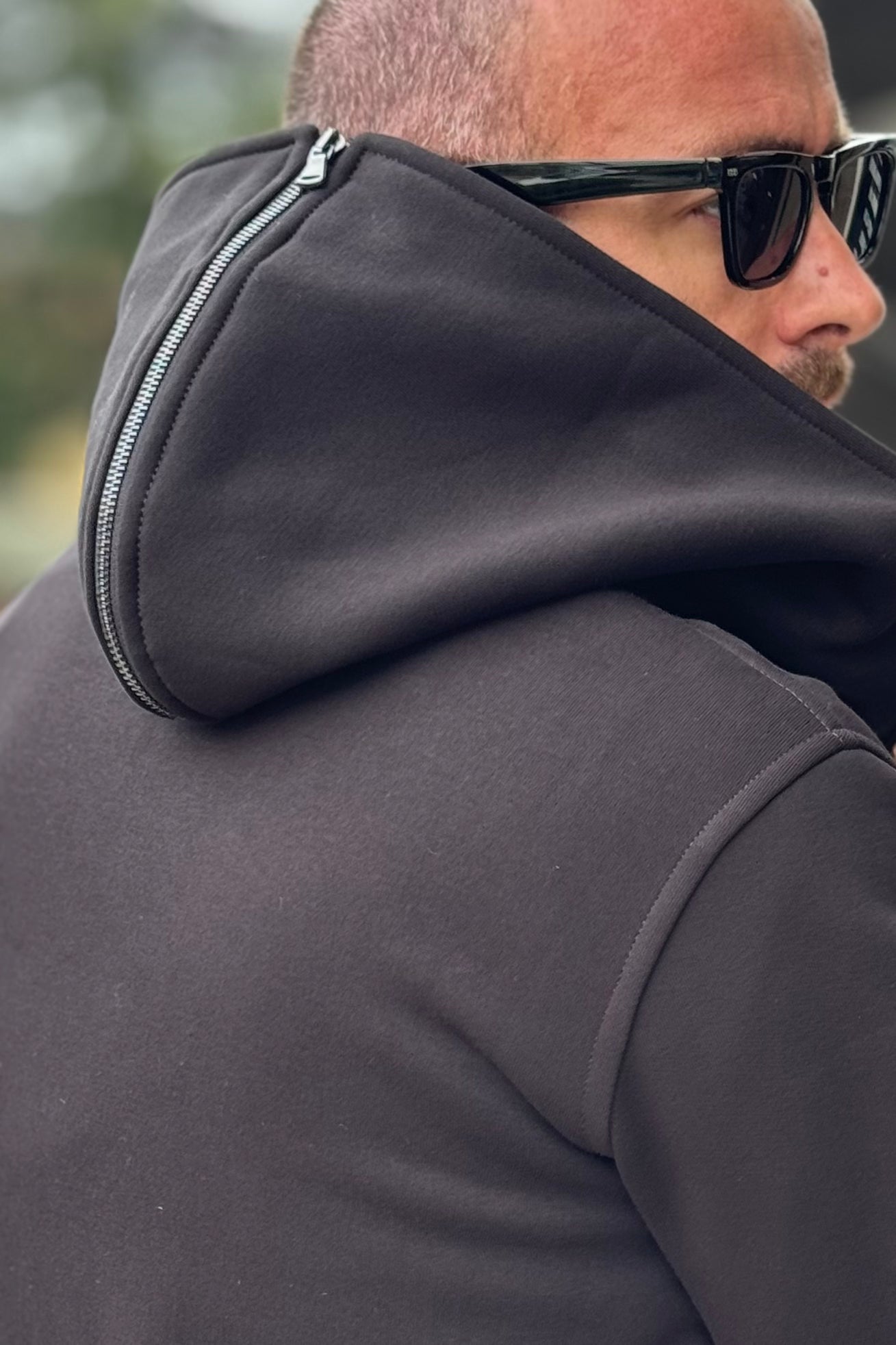 Anima FP02 Zip-up sweatshirt with zipped hood in black