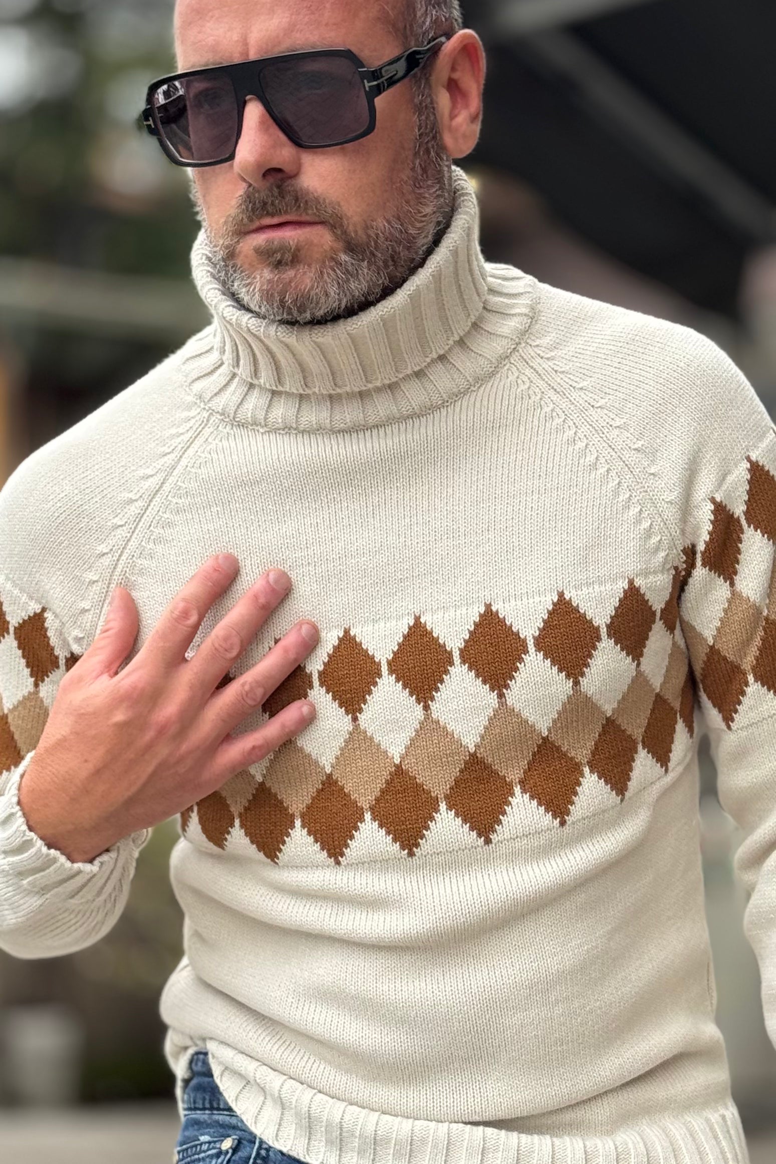 TELAMIRA MAGLIA COLLO ALTO MOTIVO ROMBO DISPONIBILE IN 2 COLORI