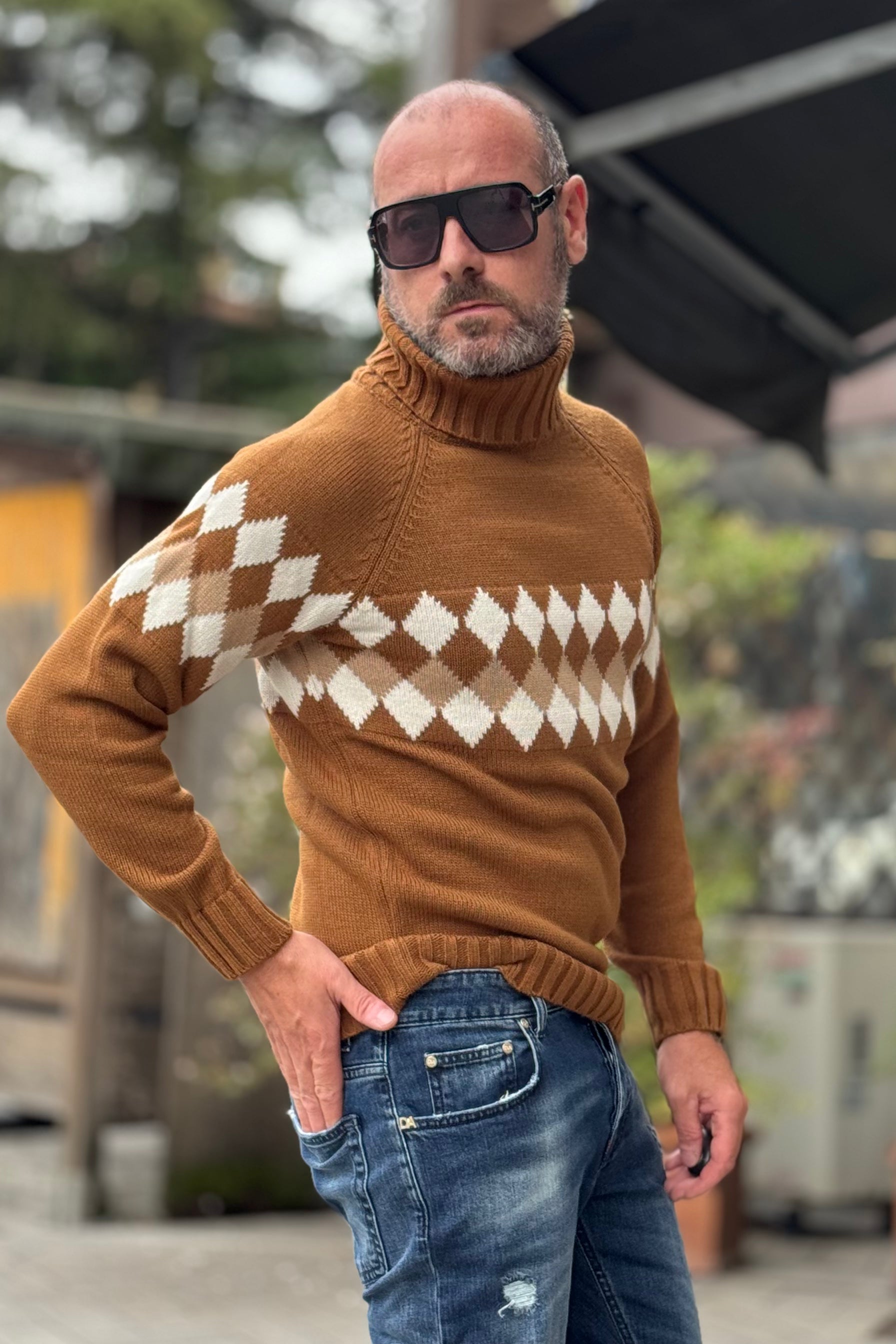 TELAMIRA MAGLIA COLLO ALTO MOTIVO ROMBO DISPONIBILE IN 2 COLORI