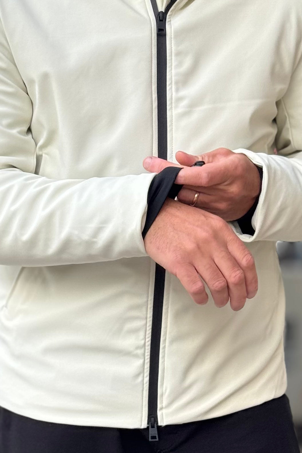 TELAMIRA GIUBBINO TECNICO CON CAPPUCCIO DISPONIBILE IN 2 COLORI