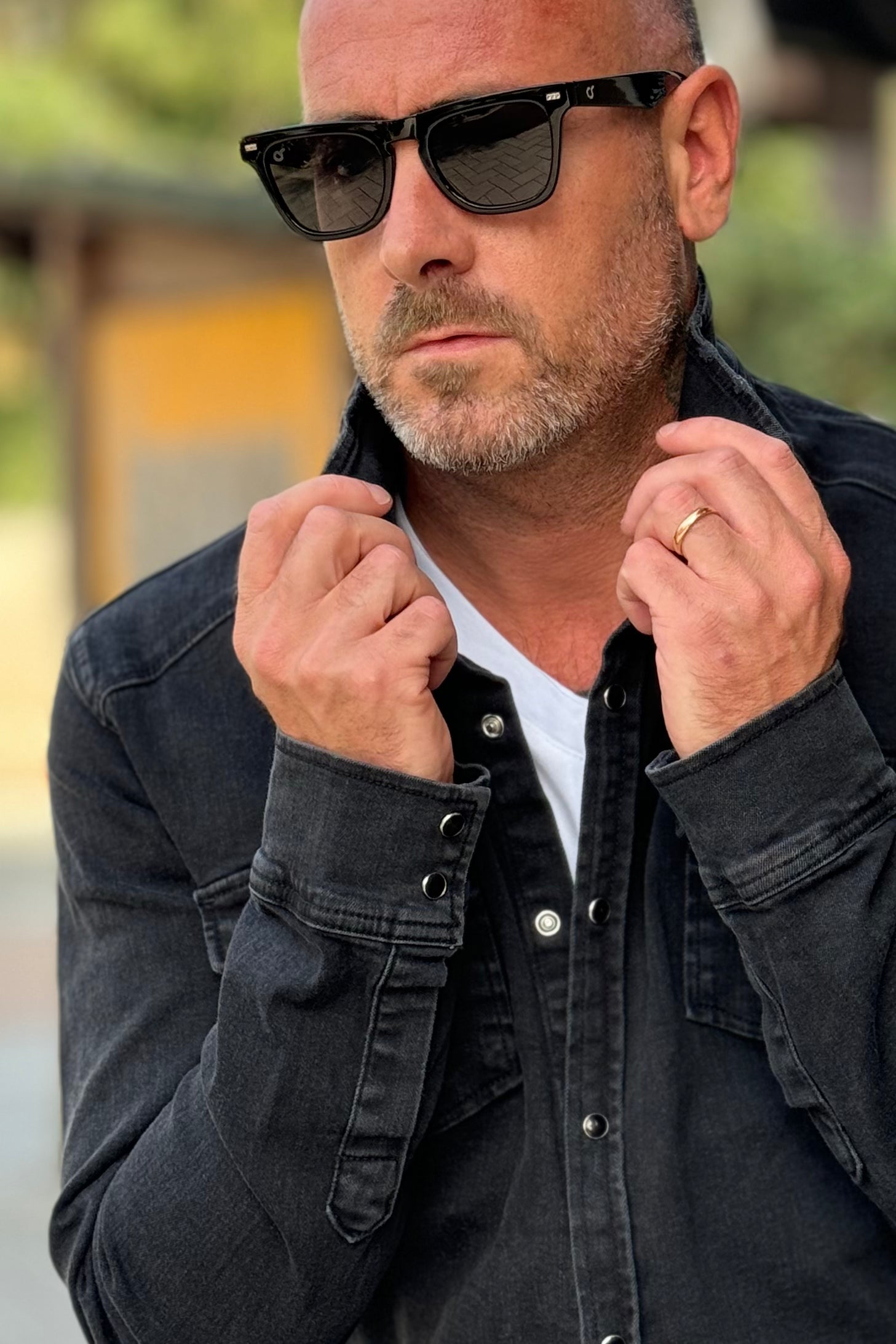 Pont DEAN slim fit black denim shirt with mother of pearl buttons