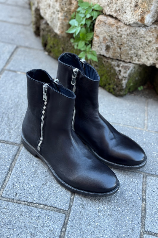 EN AVANCE STIVALETTO IN PELLE CON ZIP AMBO LATI