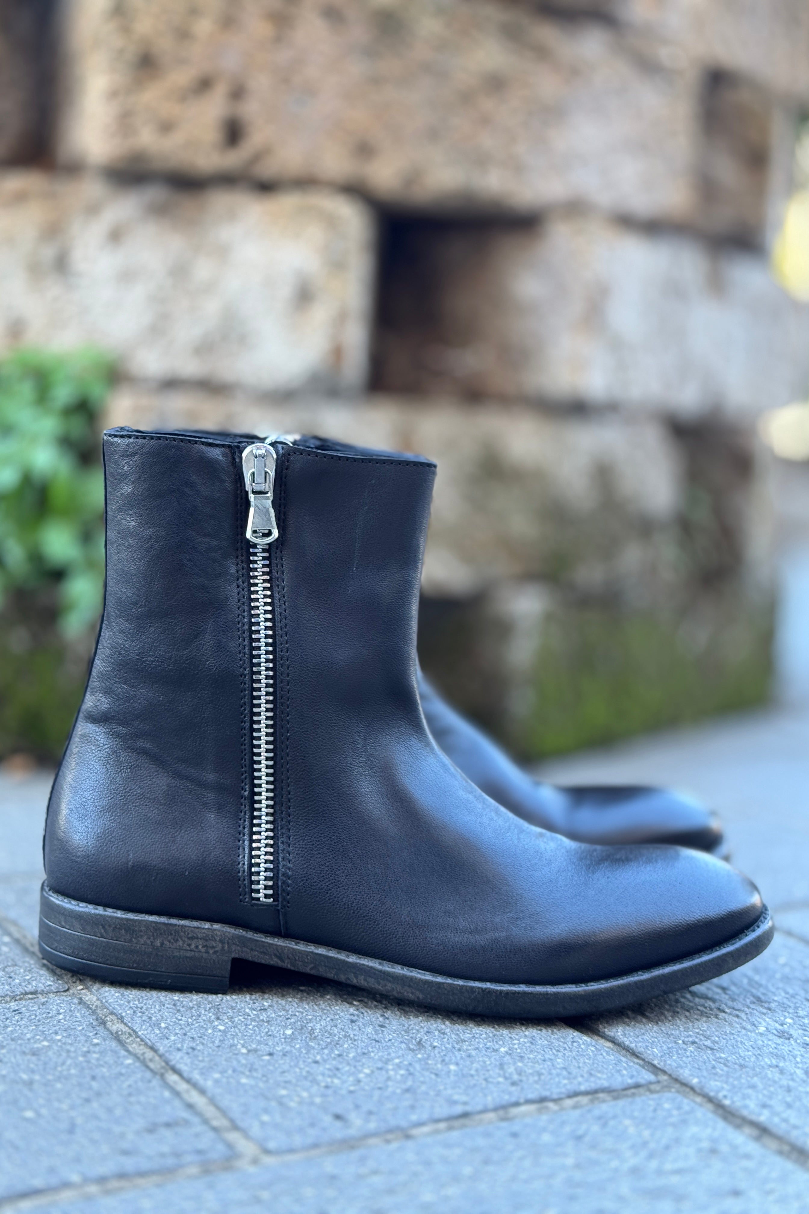 EN AVANCE STIVALETTO IN PELLE CON ZIP AMBO LATI