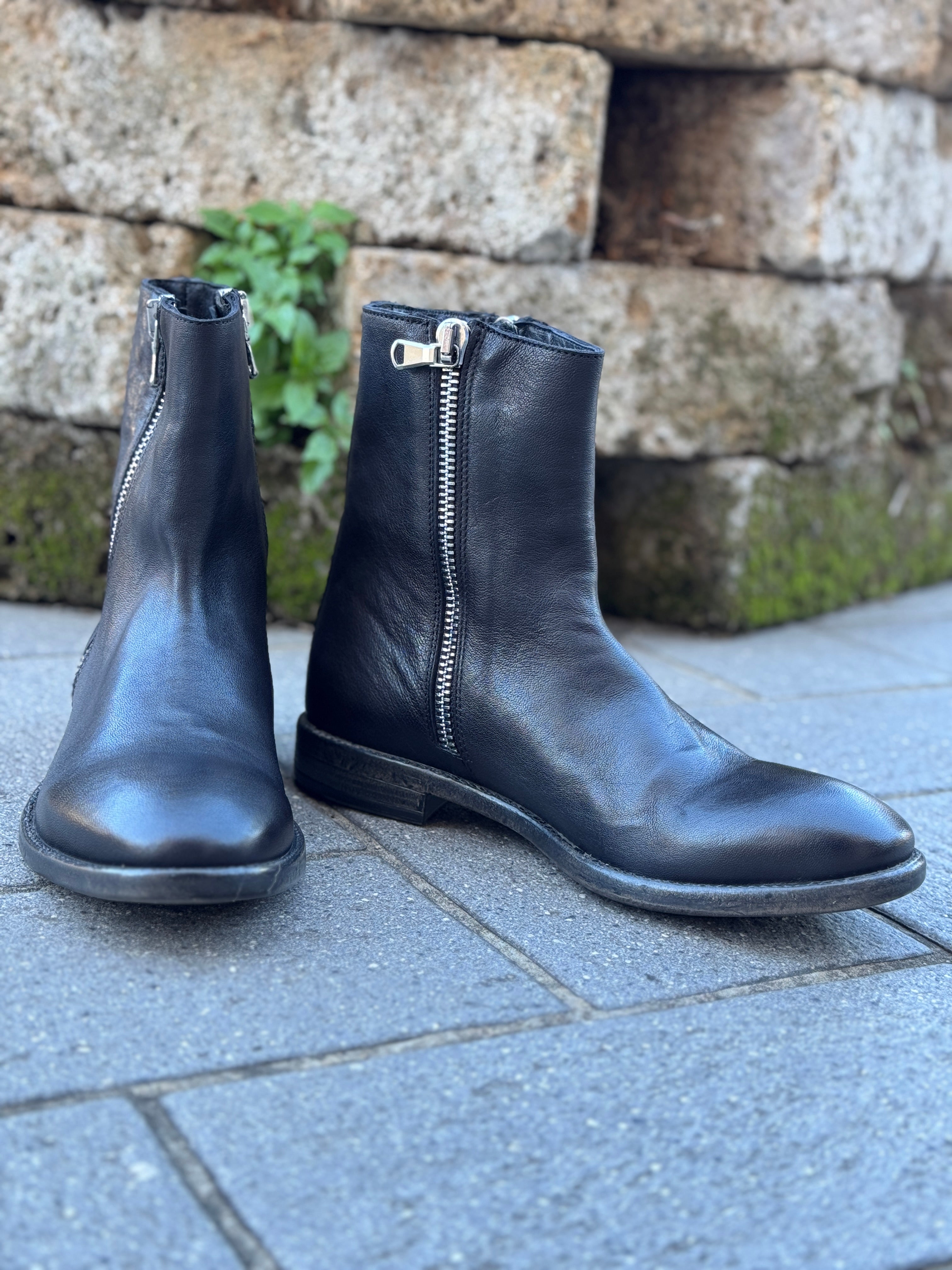 EN AVANCE STIVALETTO IN PELLE CON ZIP AMBO LATI