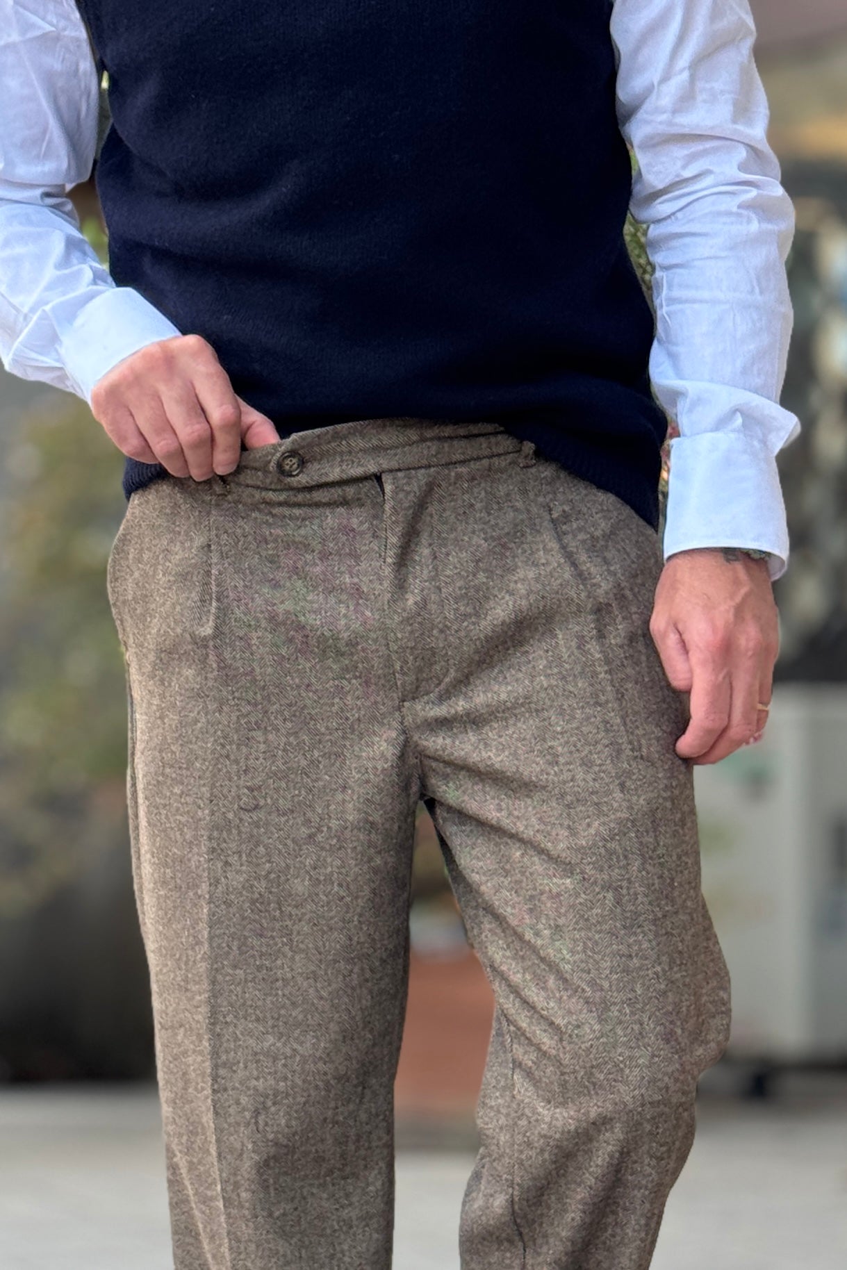 TELAMIRA PANTALONE CON PINCES SPIGATO DISPONIBILE IN 2 COLORI