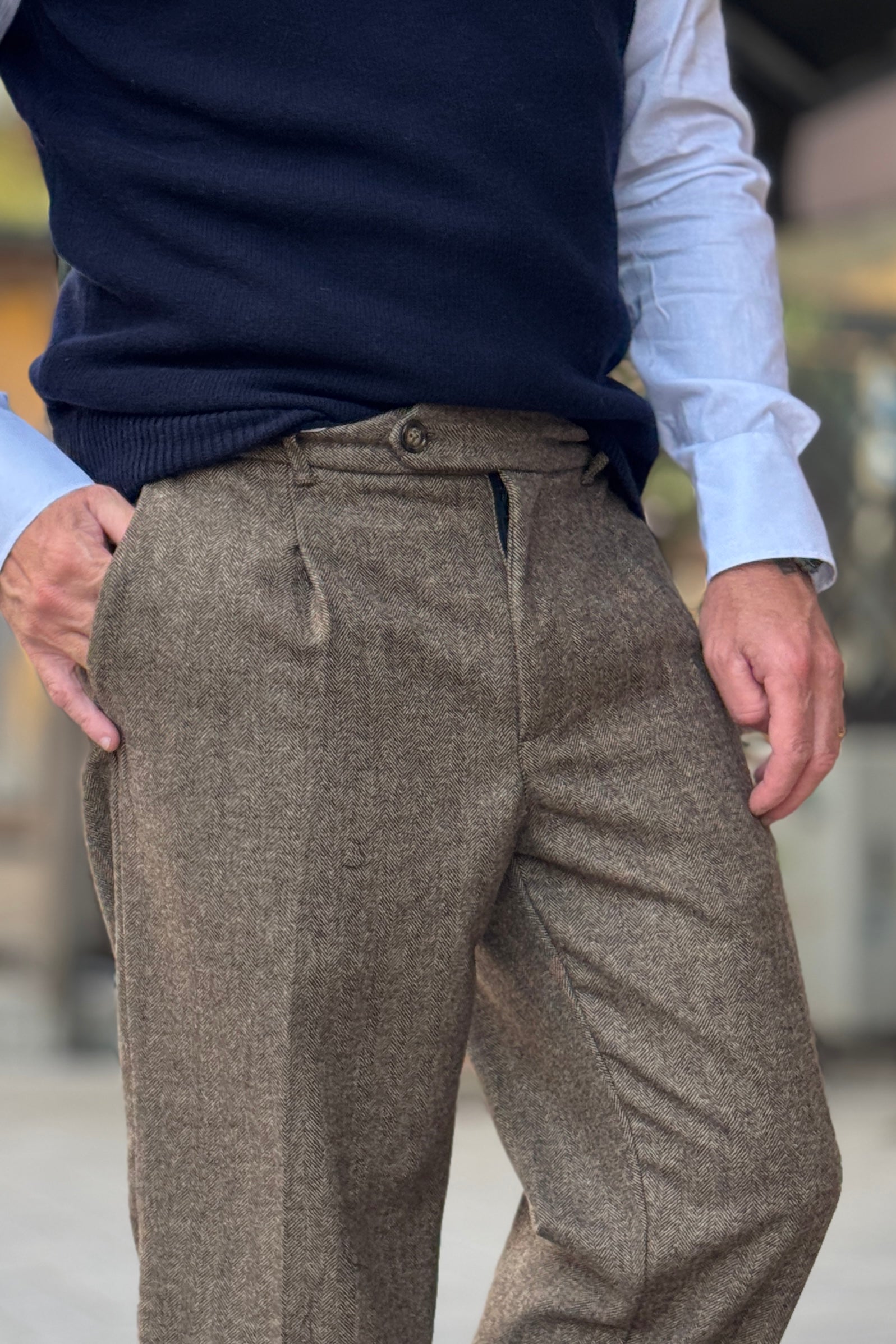 TELAMIRA PANTALONE CON PINCES SPIGATO DISPONIBILE IN 2 COLORI