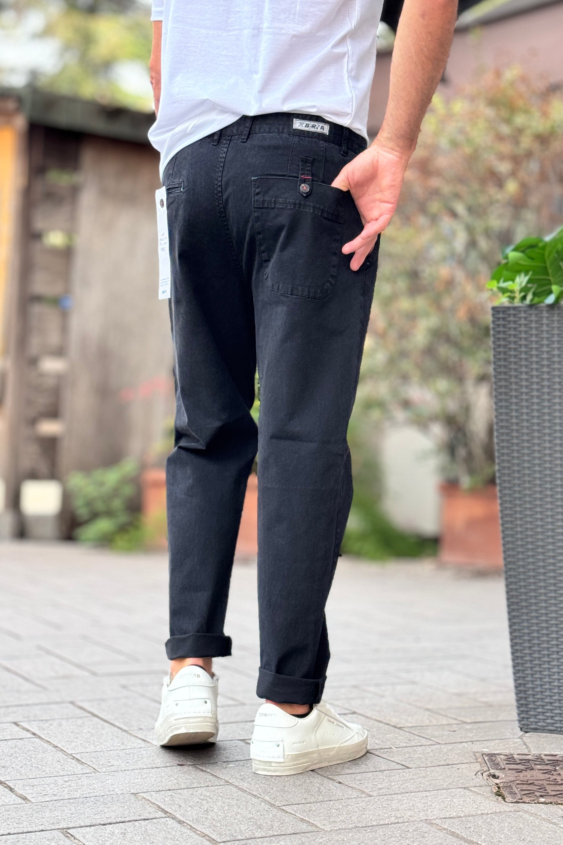 BERNA PANTALONE CROPPED - NERO