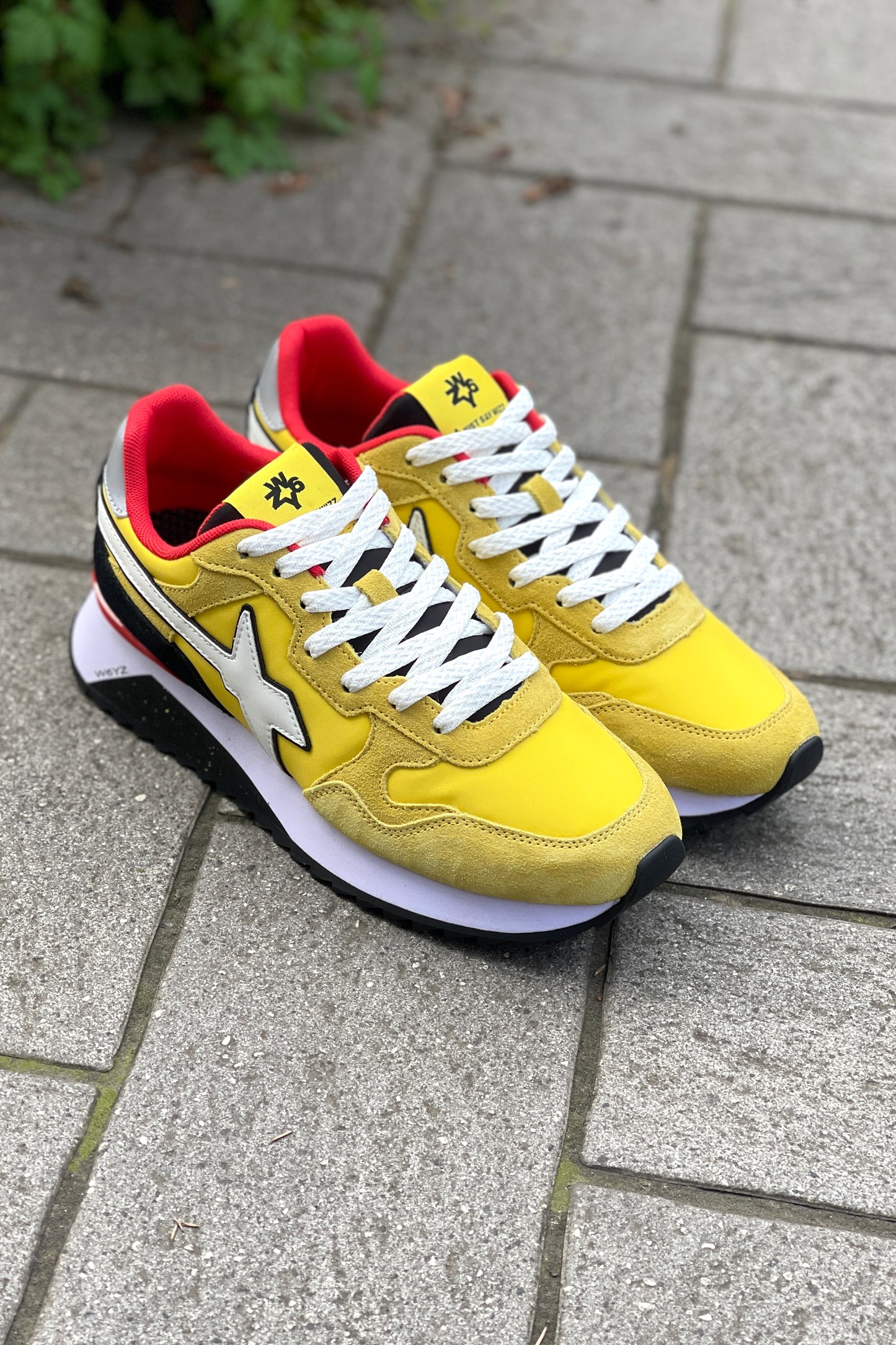 W6yz Sneakers yellow color