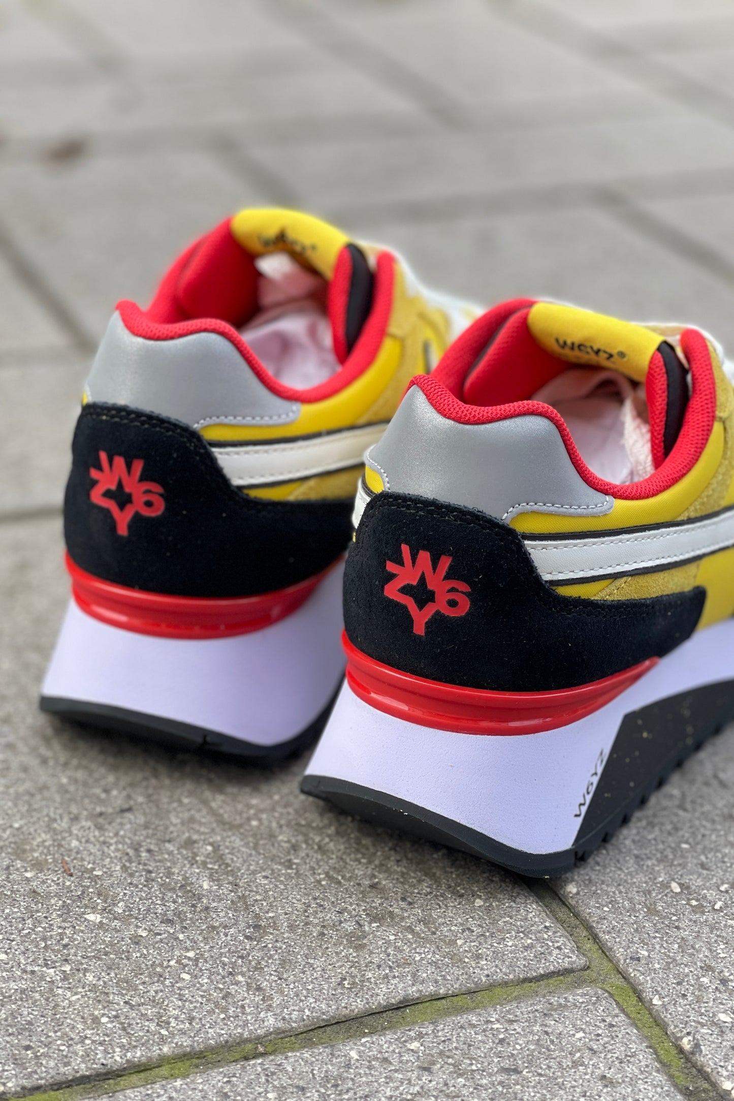 W6yz Sneakers yellow color