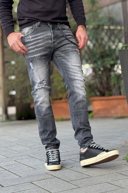 Xagon Man UMR254 jeans vestibilità slim con rottura ginocchio e micro splash colore grigio