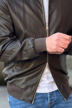 TELAMIRA BOMBER IN ECOPELLE CON COLLO IN PISTAGNA DISPONIBILE IN 2 COLORI - Mania Fashion Clothing