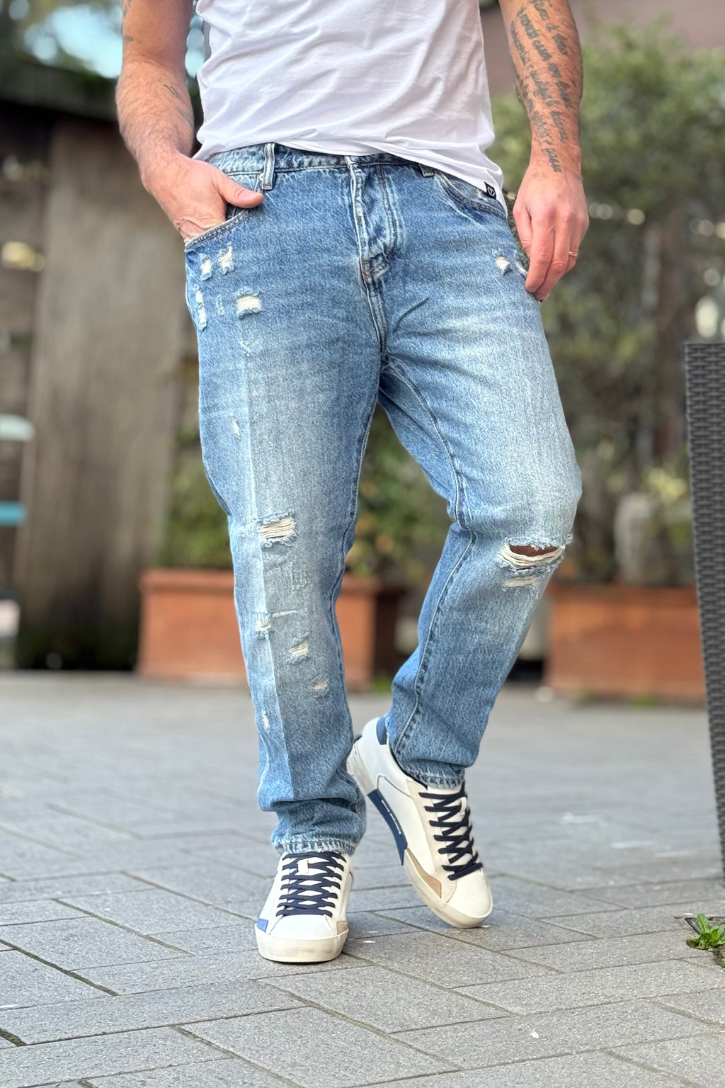 TELAMIRA JEANS CON ABRASIONI E ROTTURE - Mania Fashion Clothing