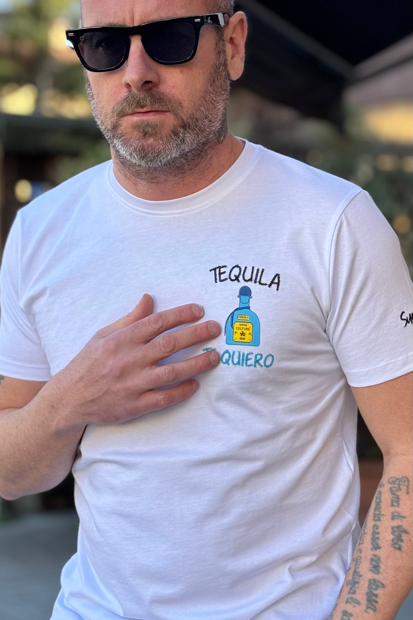 Superculture A1105 Tshirt girocollo ricamo "Tequila" disponibile in 2 colori