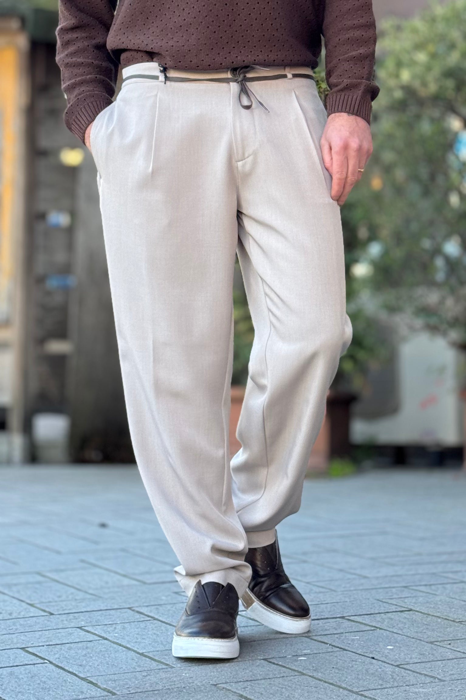 BICOLORE PANTALONE CROPPED CON CINTURINA IN VITA