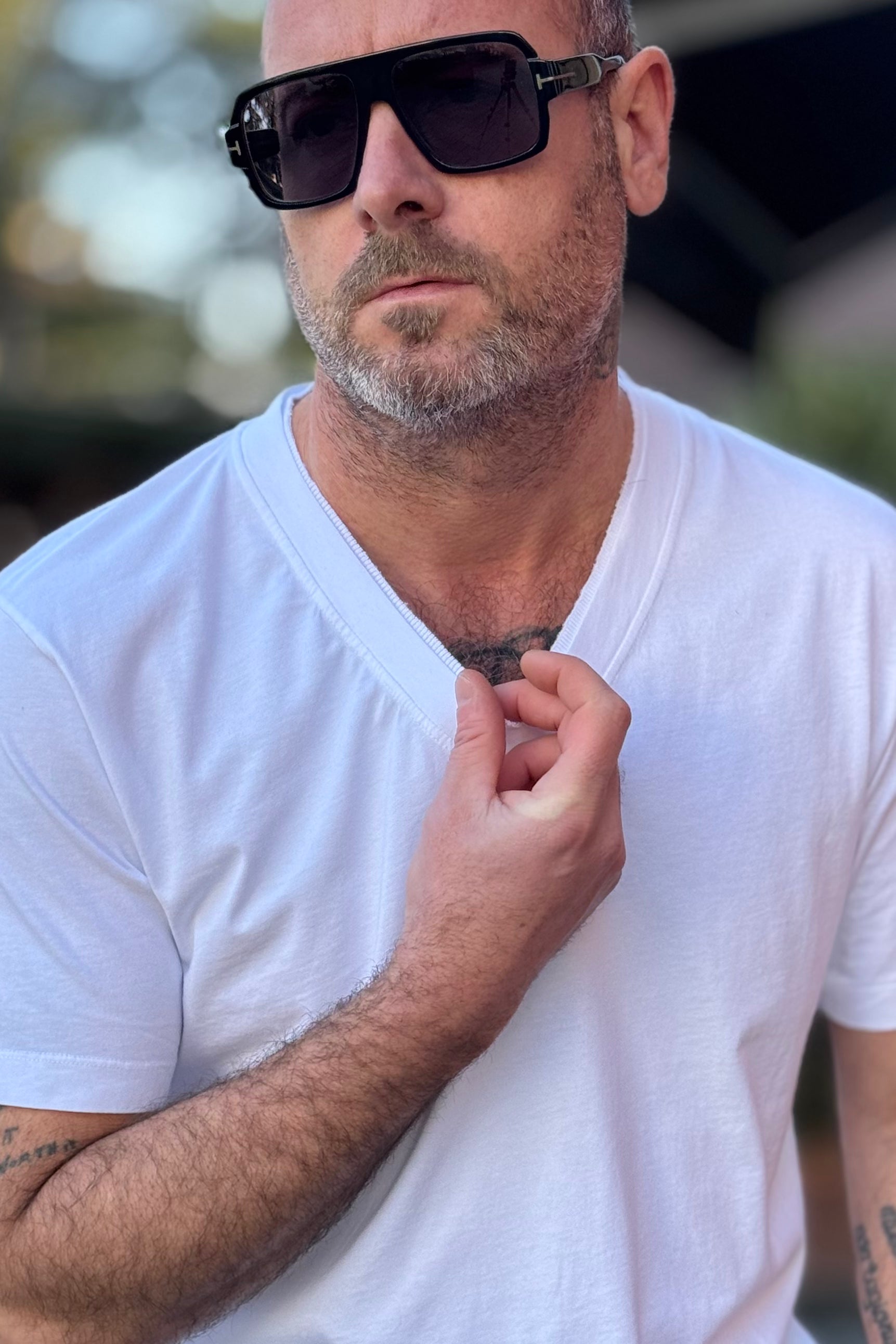 EN AVANCE TSHIRT V-NECK DOPPIO BORDO 4 COLORI